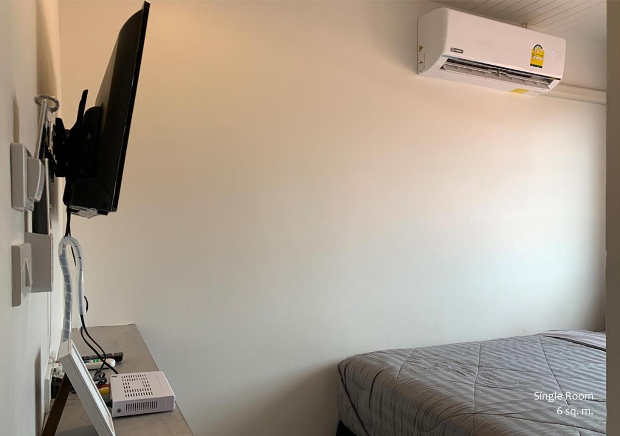 Small Single Room photo 2