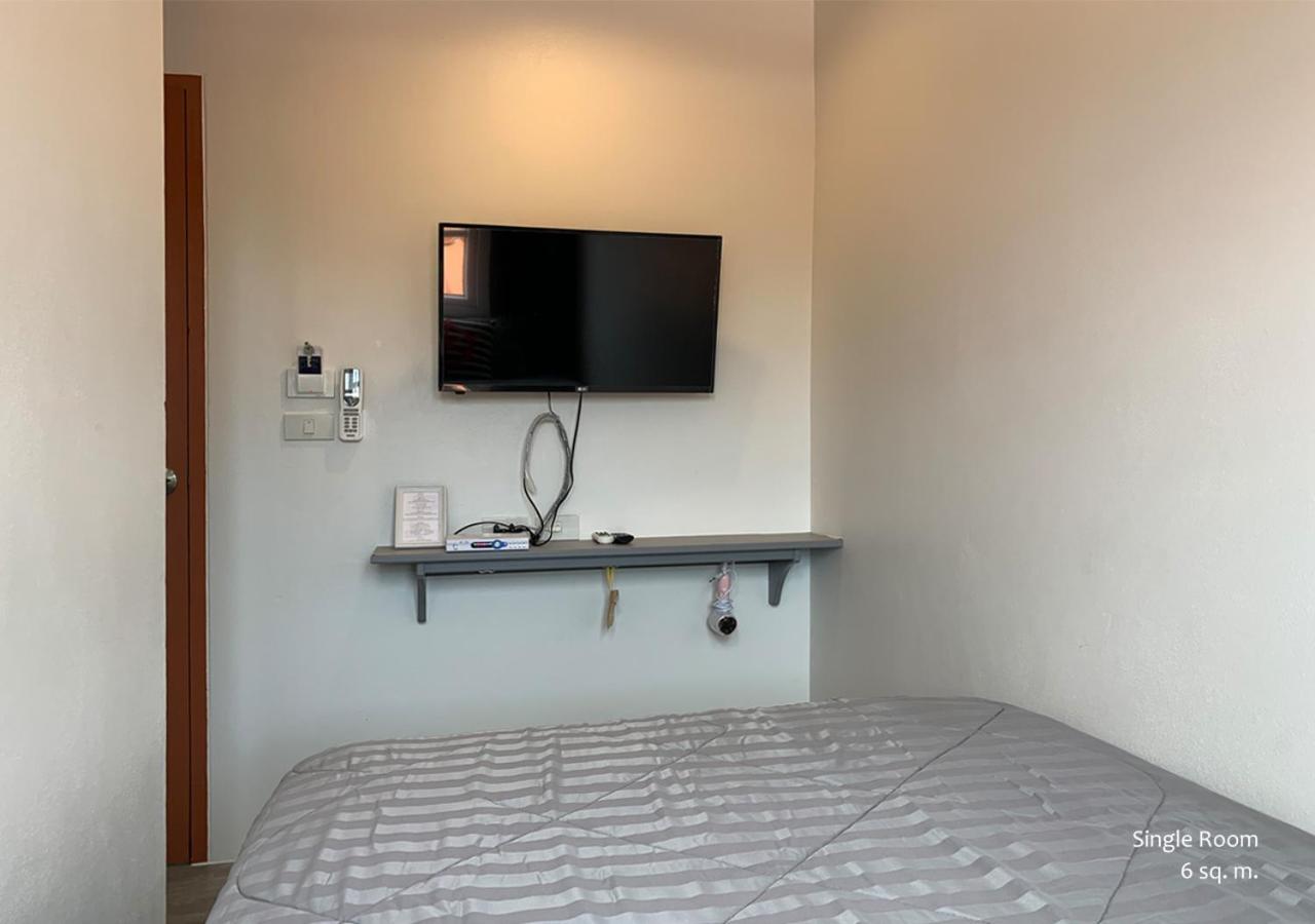 Small Single Room photo 3