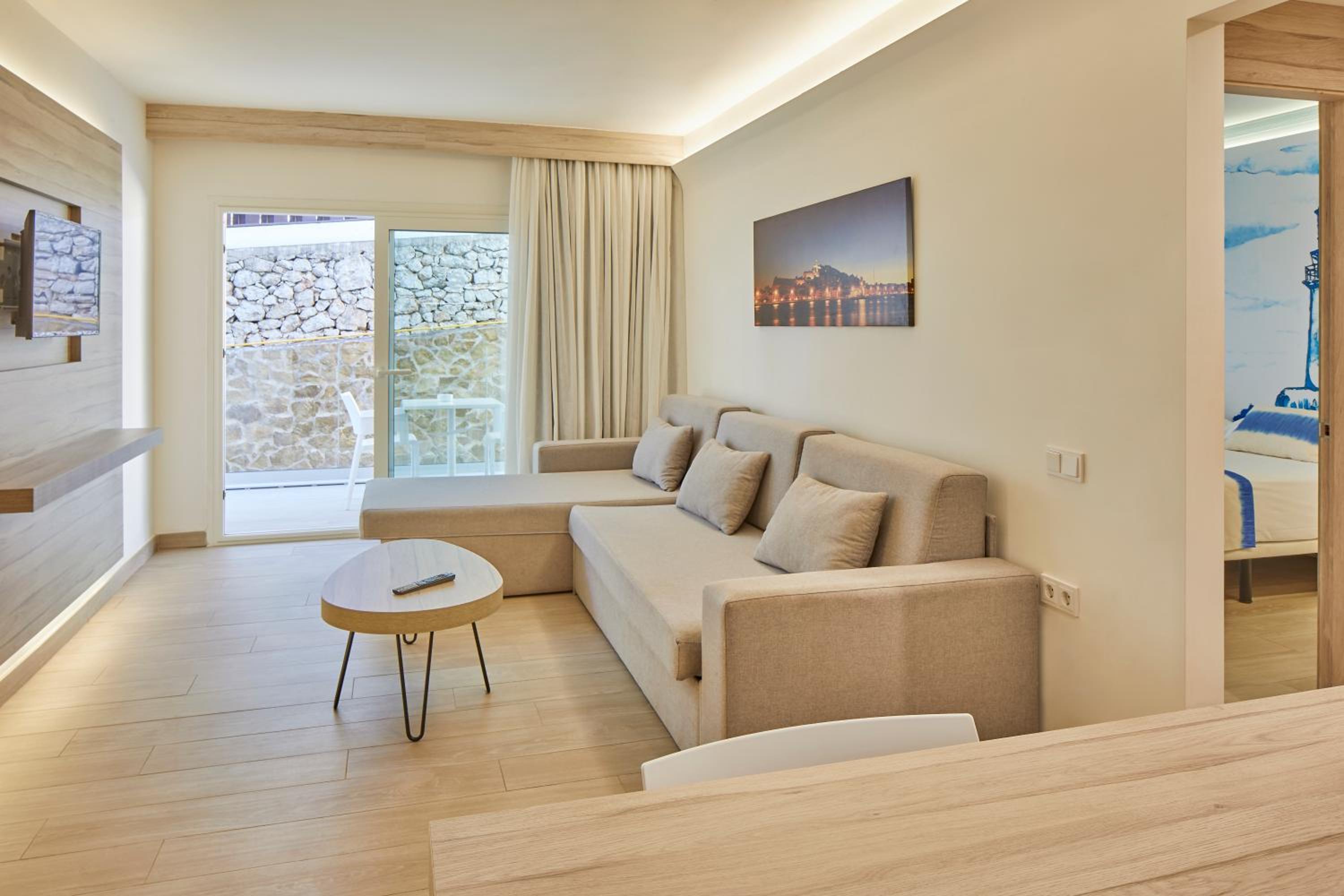 Suite Ground Floor  - Photo 3