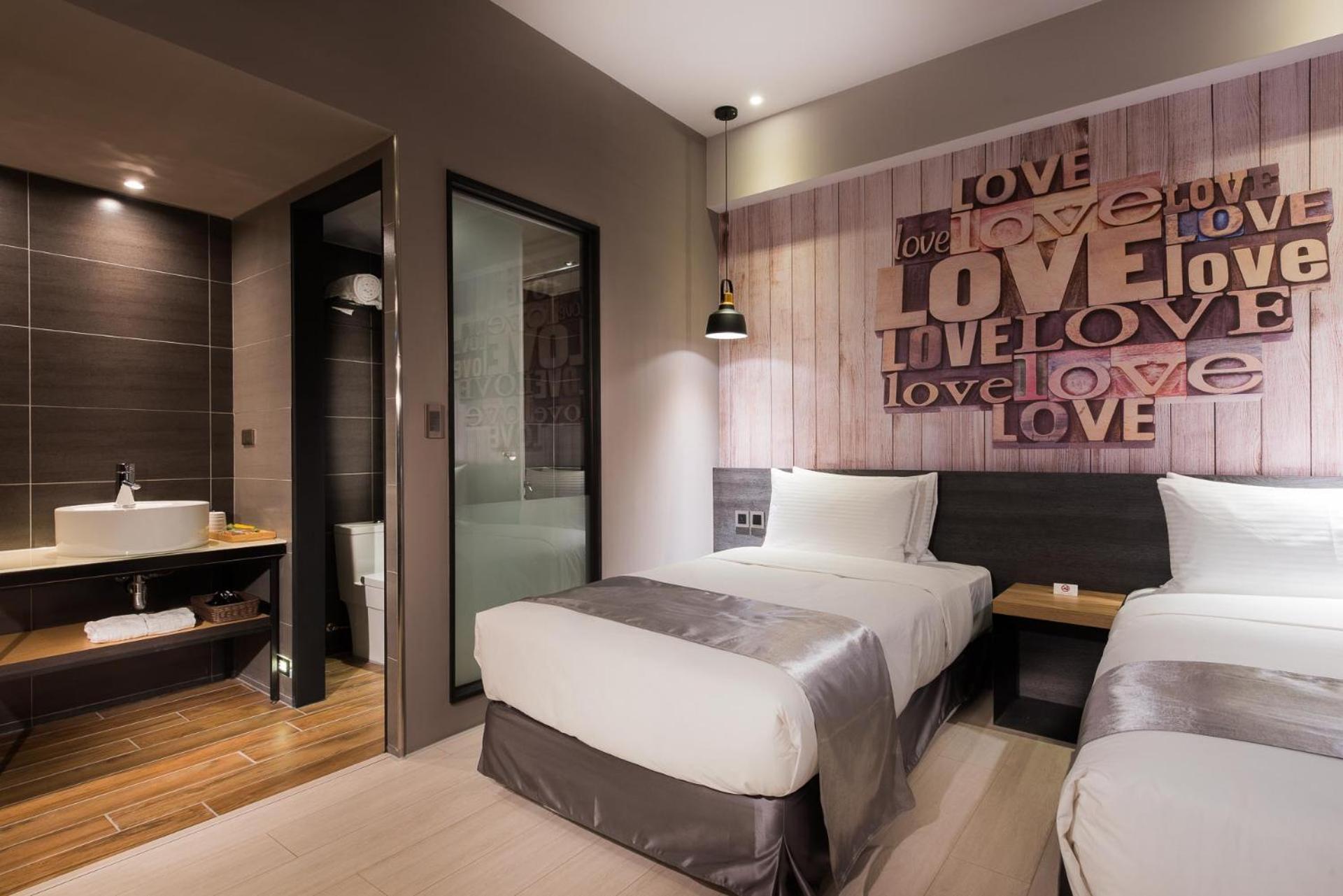 Standard Twin Room photo 2