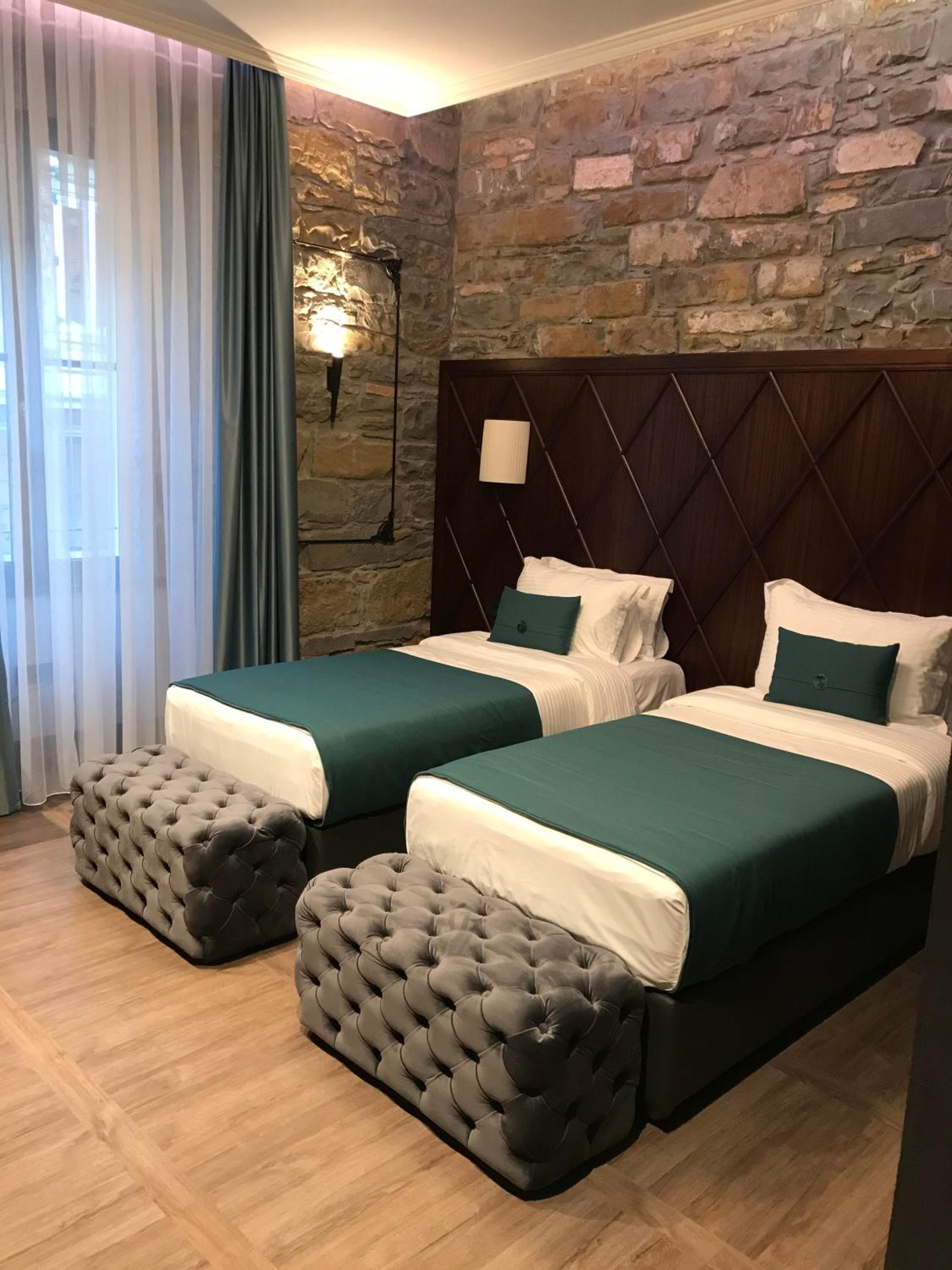 Twin Room - Photo 5