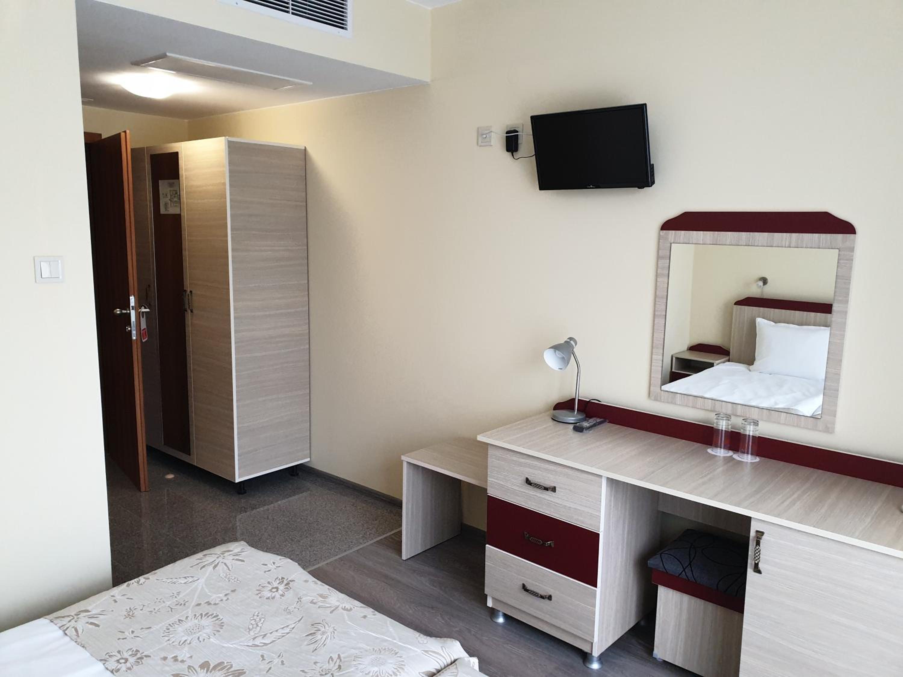 Double or Twin Room - Photo 2
