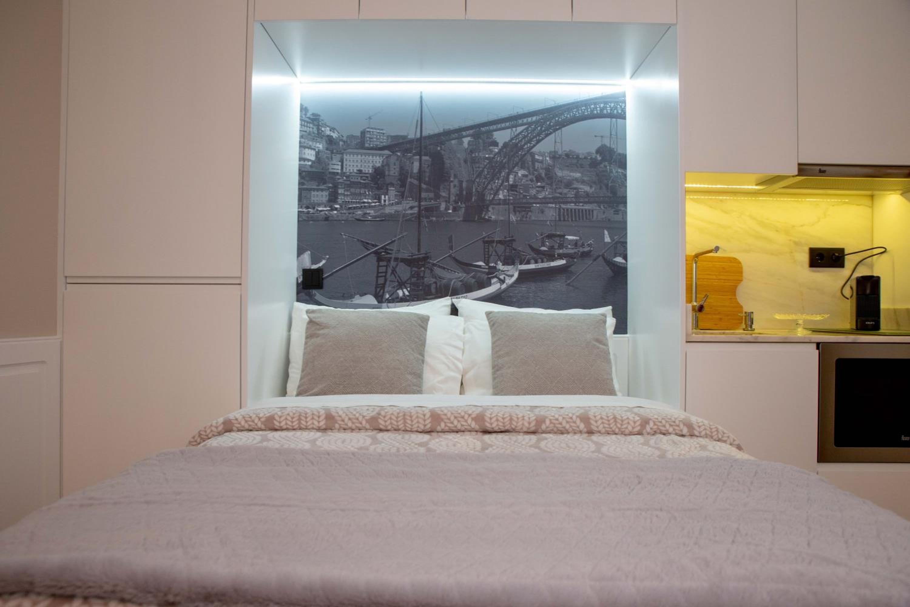 One-Bedroom Apartment - Photo 22