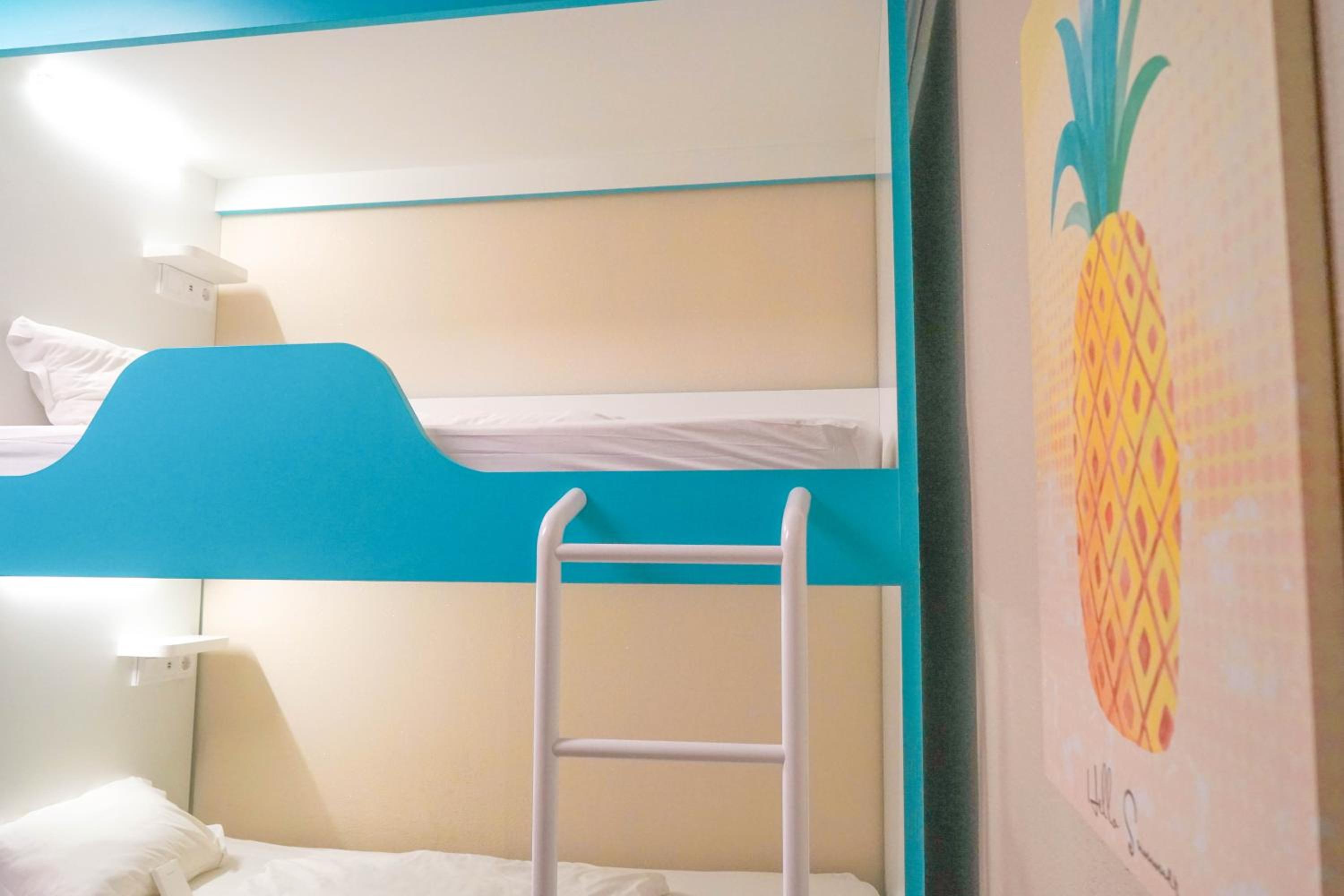Bed In 6-Bed Female Dormitory Room photo 2