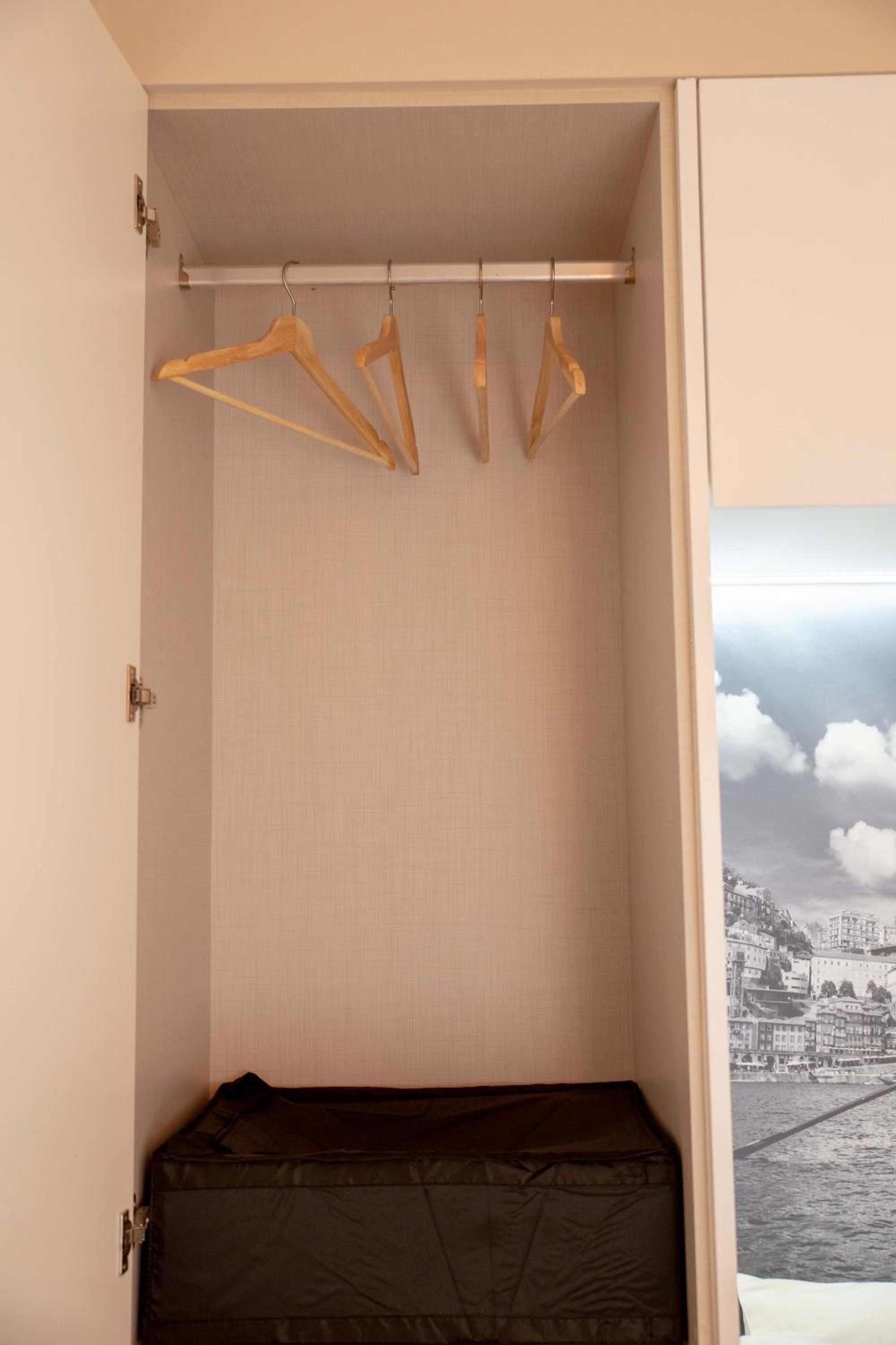 One-Bedroom Apartment - Photo 10