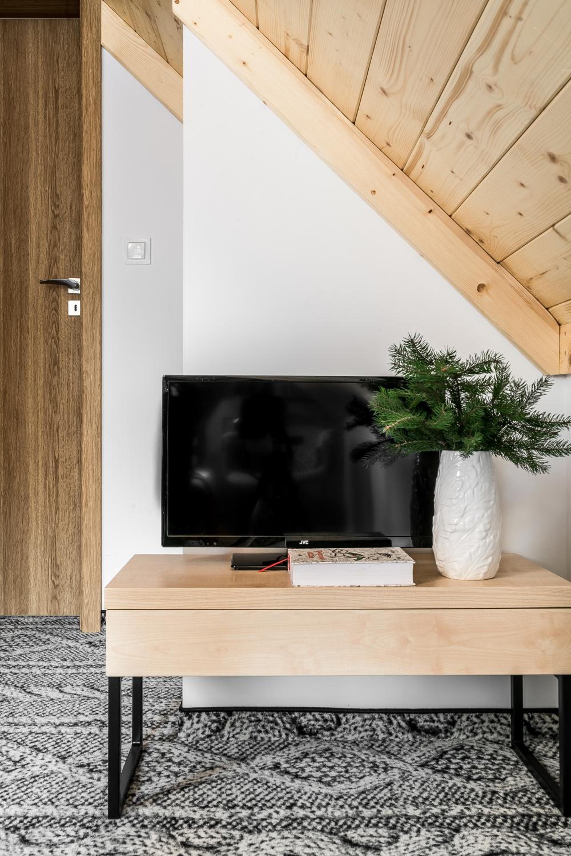 Two-Bedroom Apartment - Photo 9