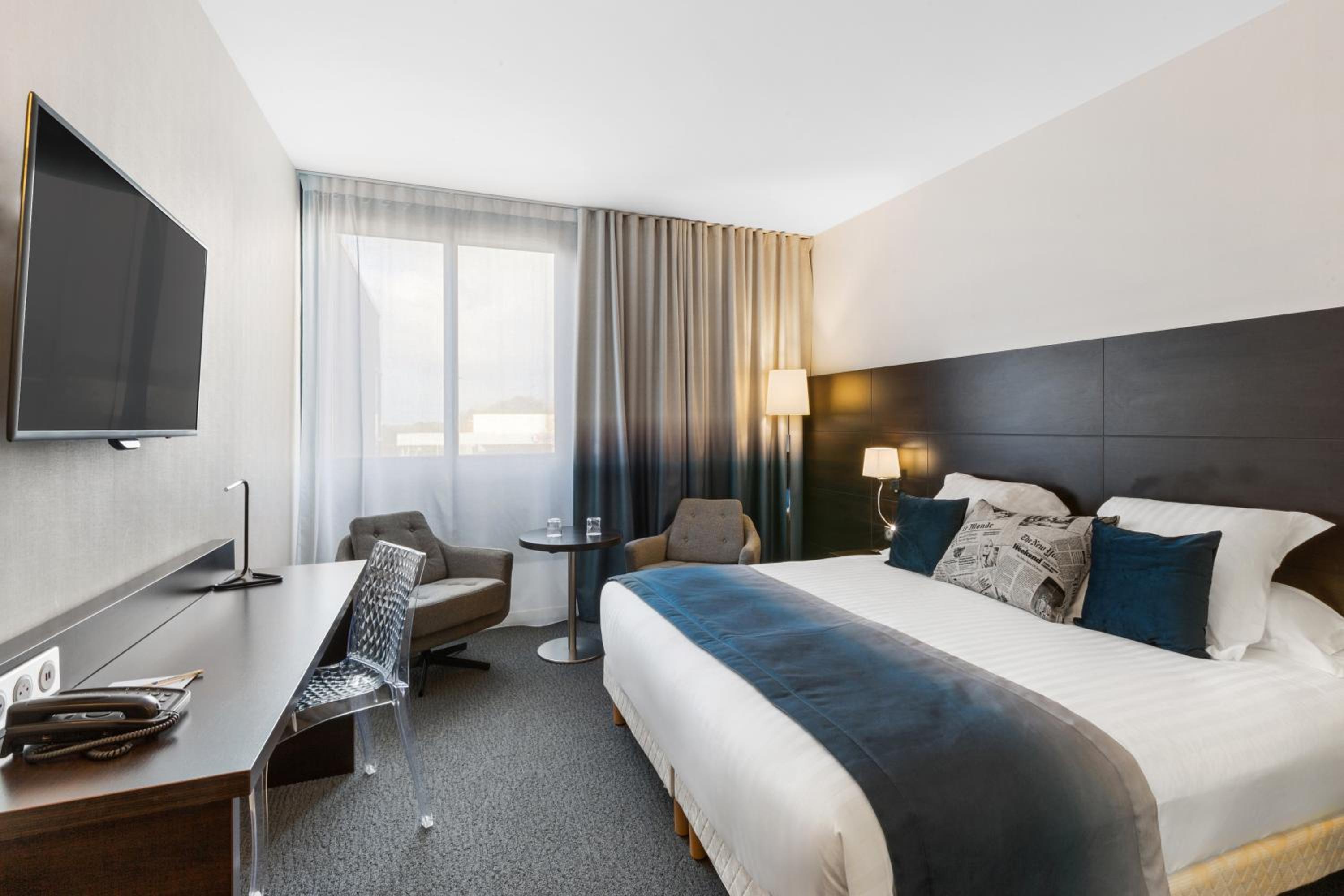 Executive Queen Room - Photo 7