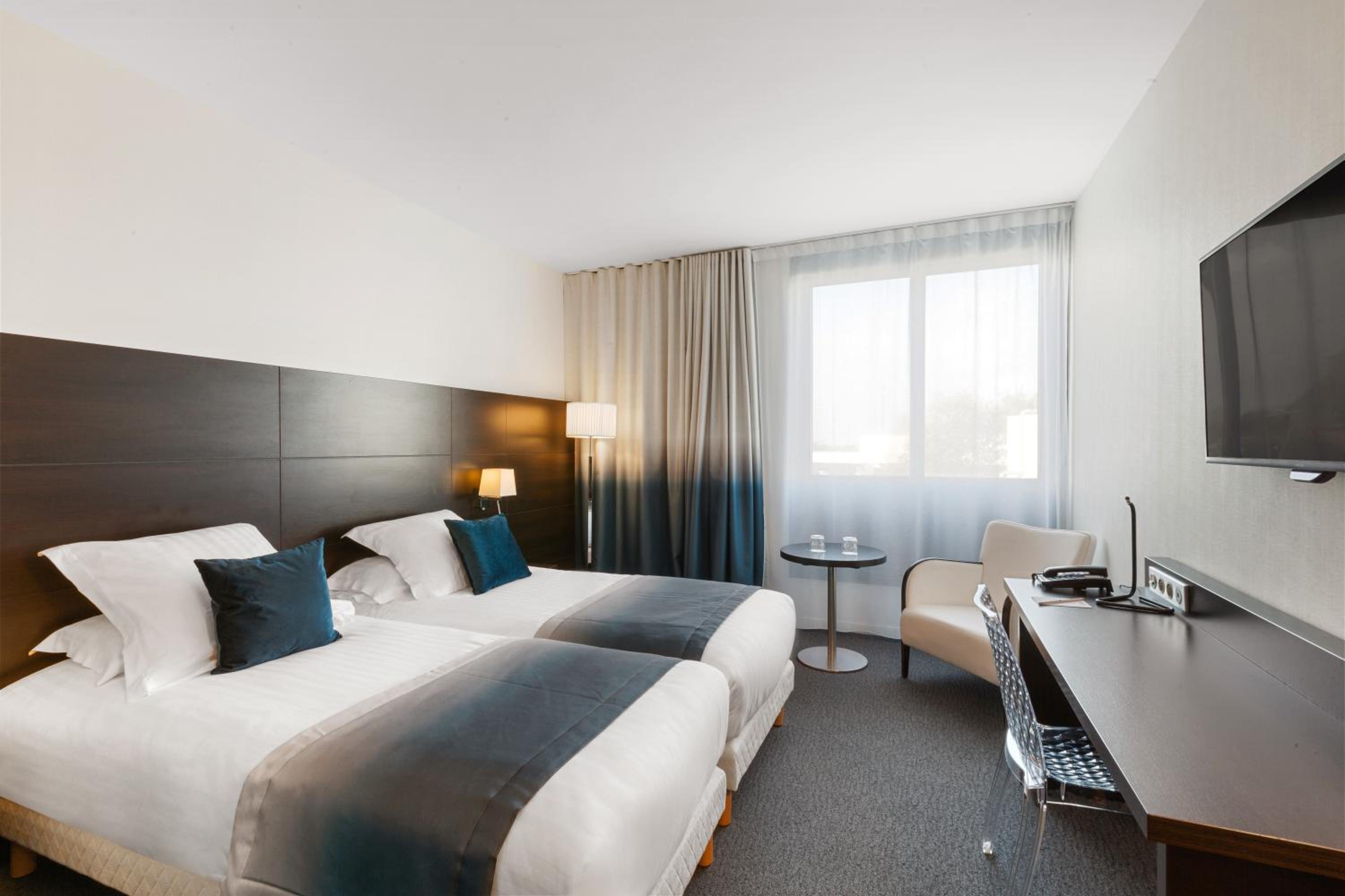 Executive Queen Room - Photo 6