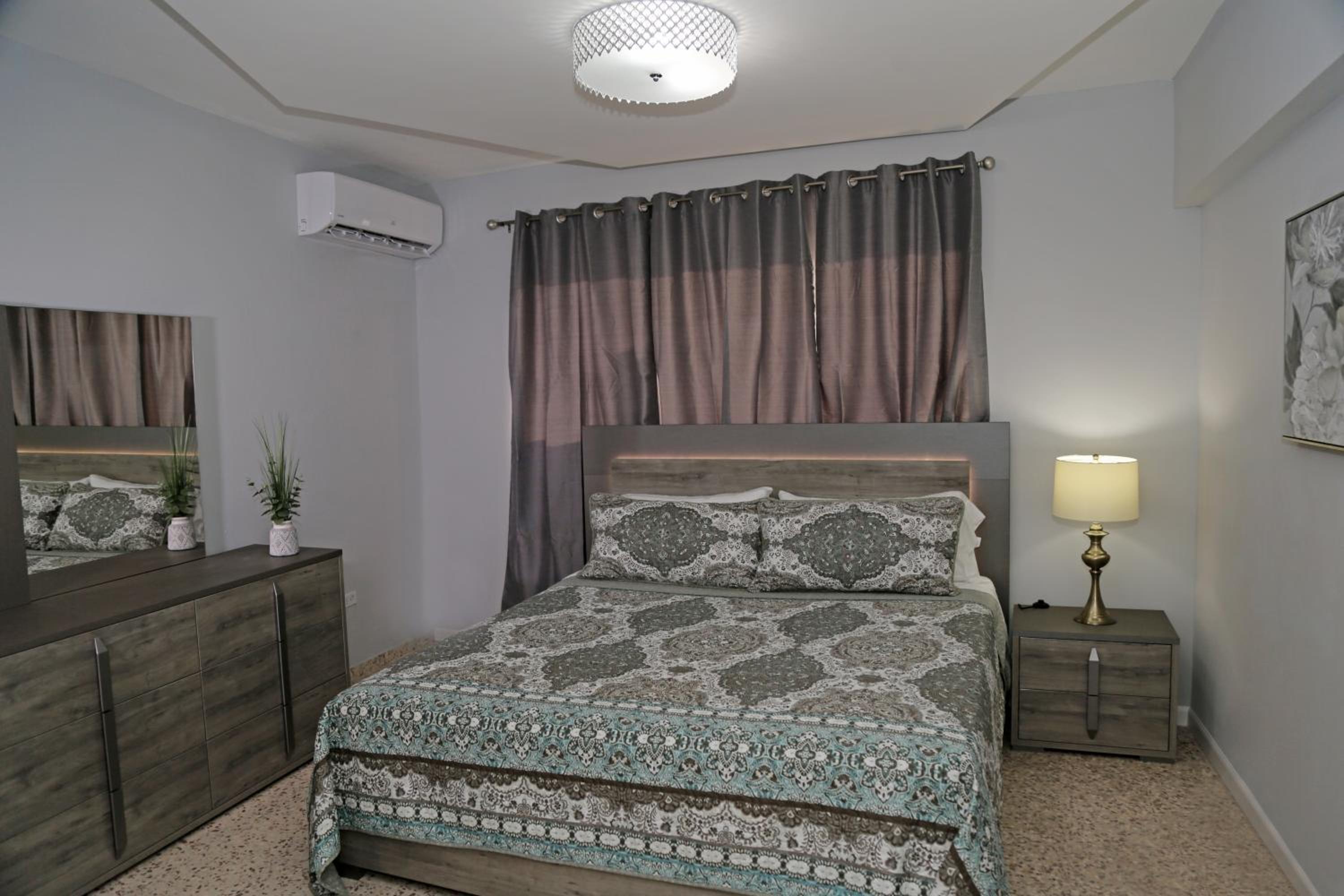 Studio Apartment photo 1