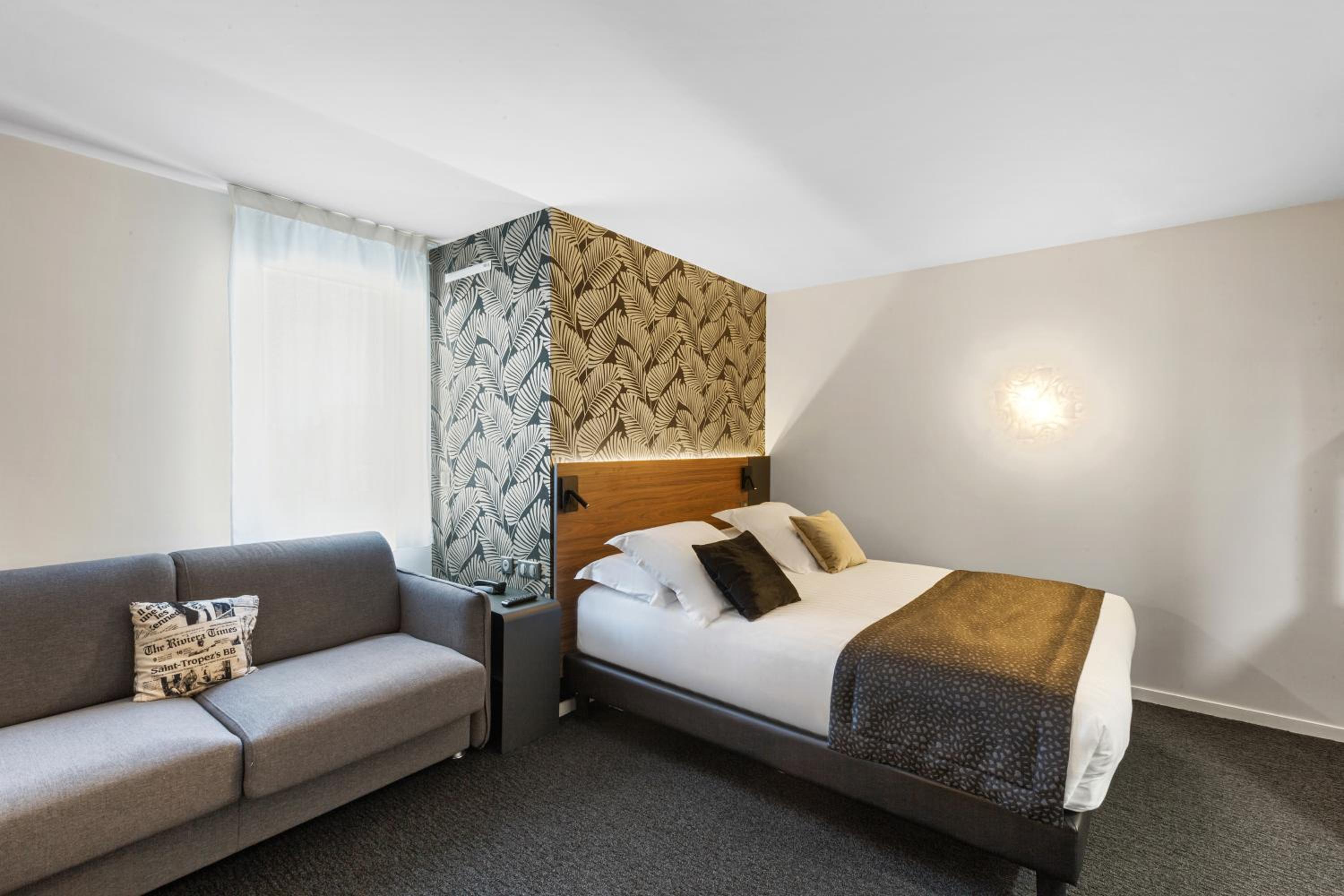 Superior Queen Room - Photo 12