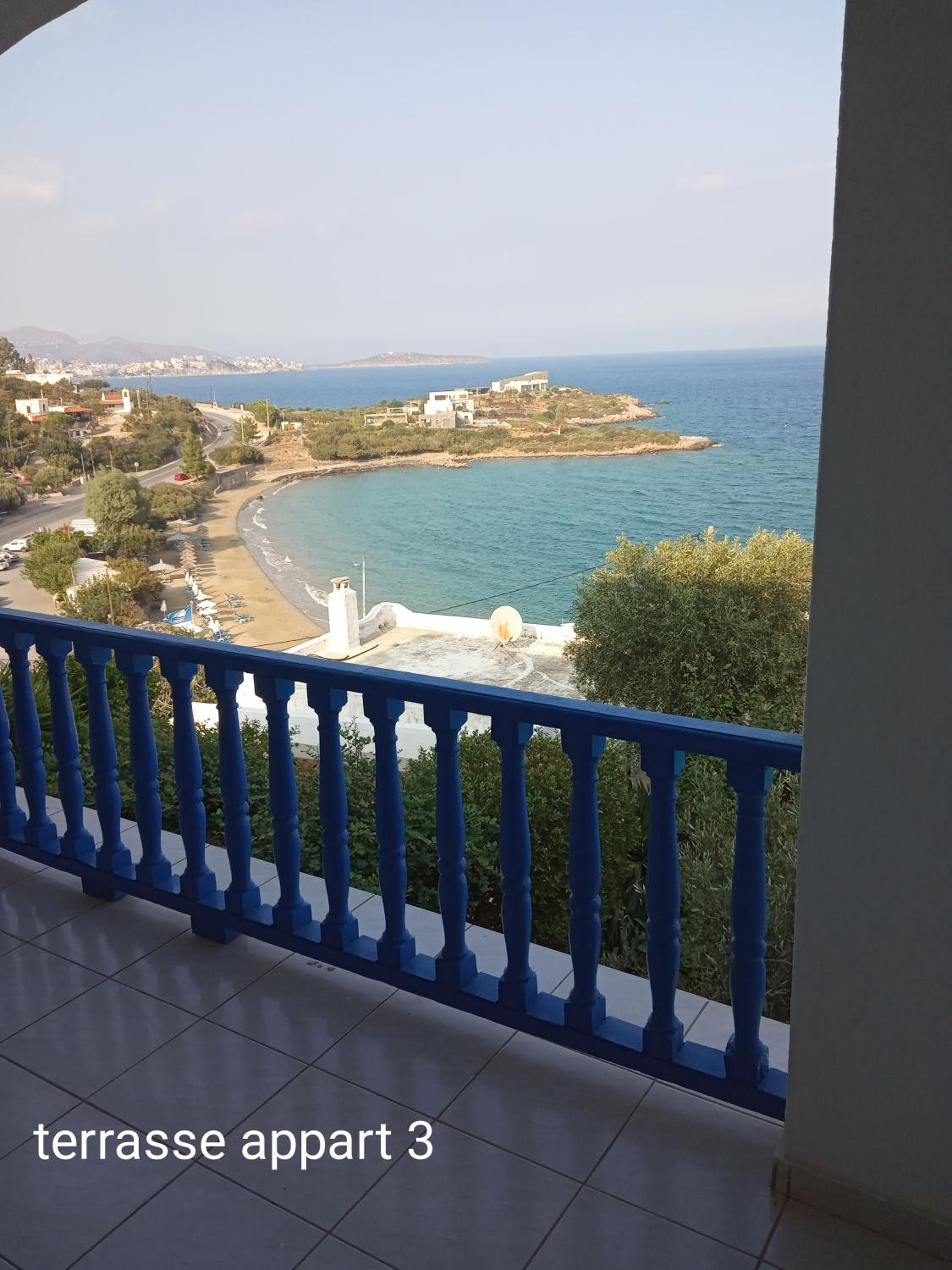 Three-Bedroom Apartment with Sea View (6 Adults) photo 2