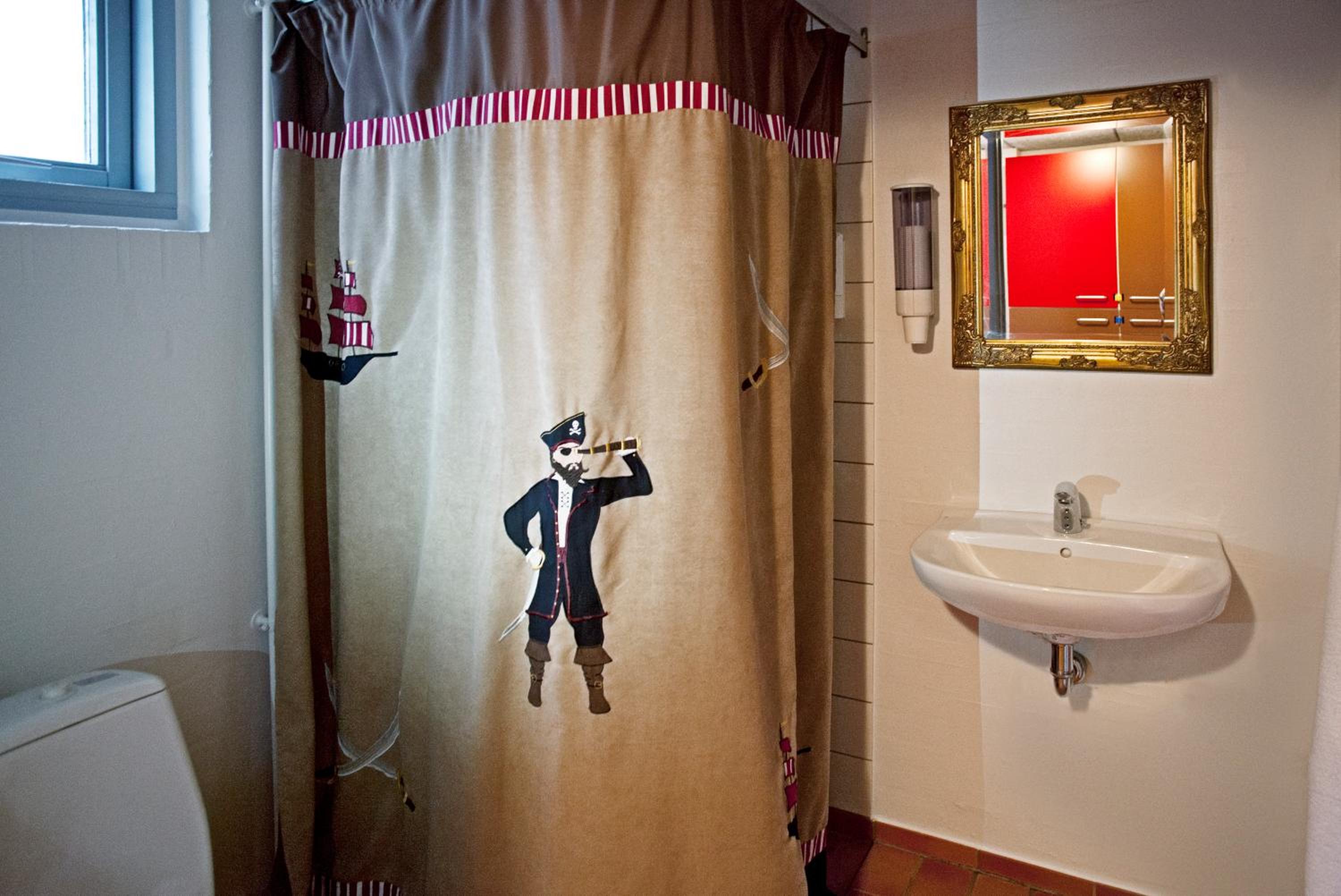 Pirate Room (2 adults + 3 Children) photo 3