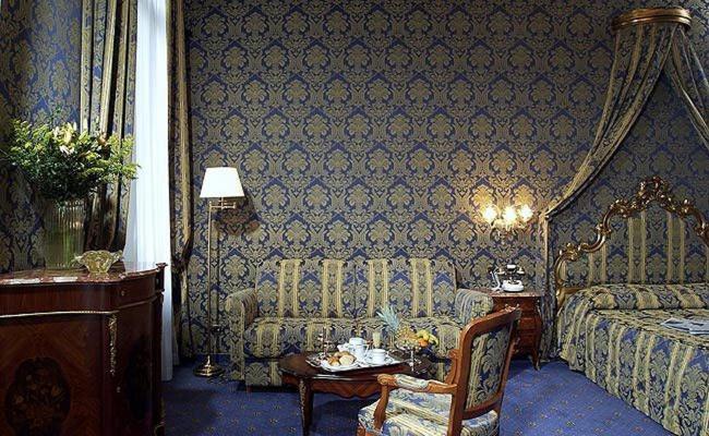 Deluxe Double Room with Canal View photo 2