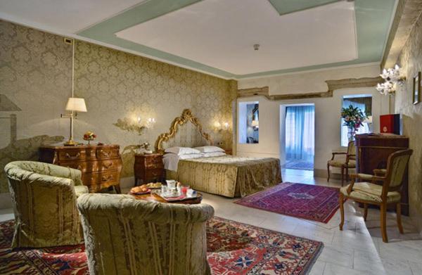 Junior Suite with Canal View photo 2