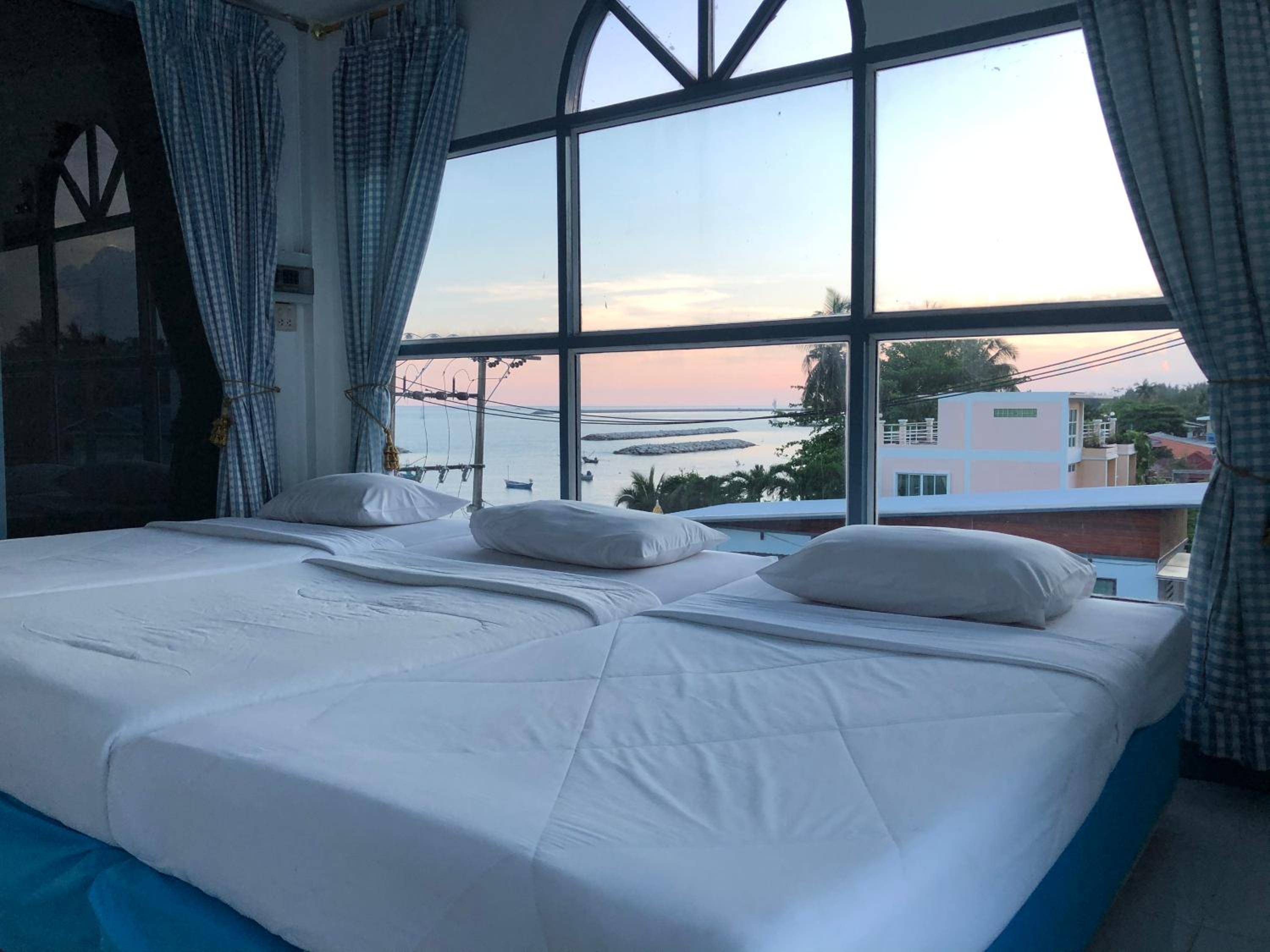 Family Room with Sea View photo 3