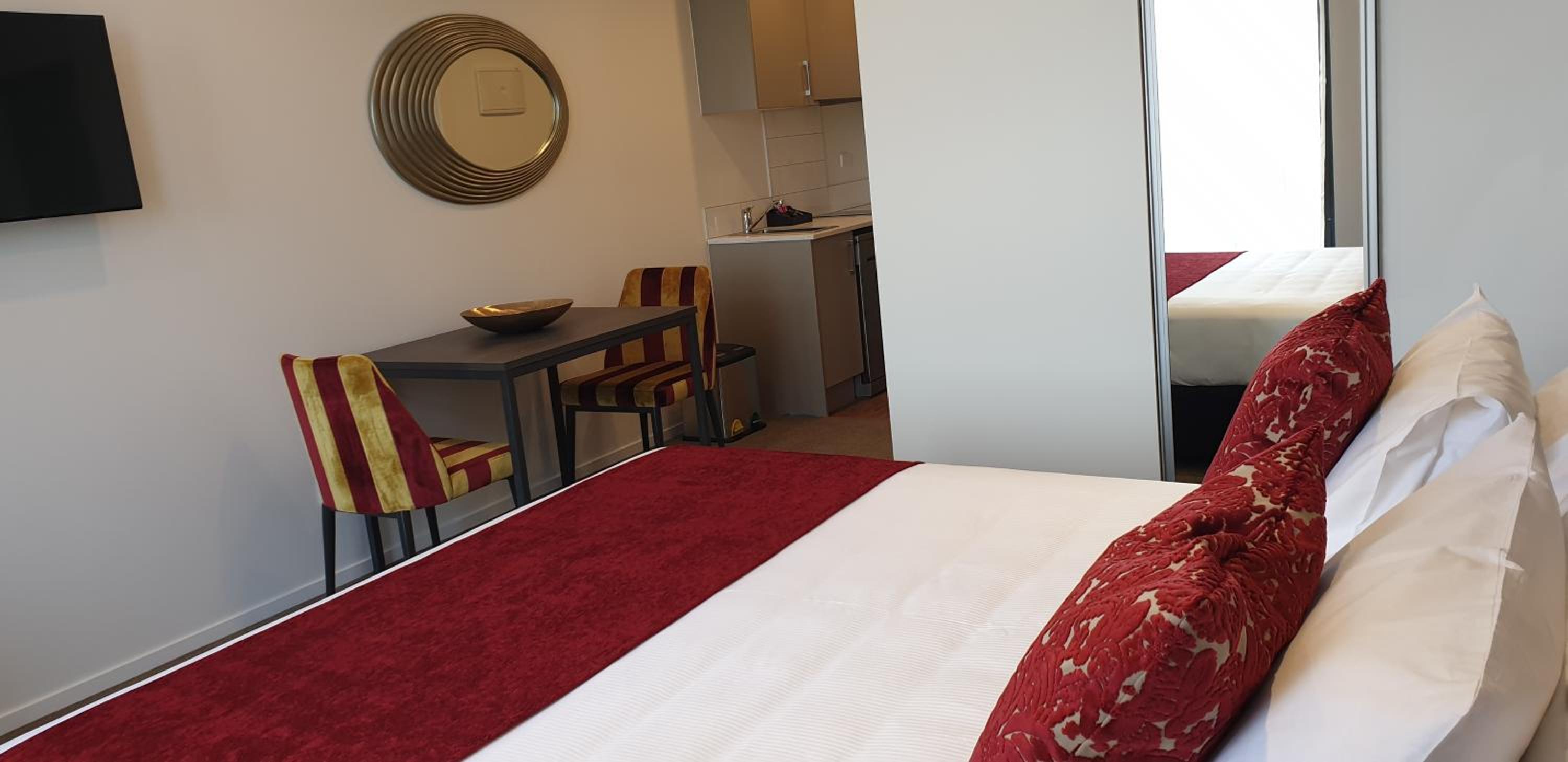 Deluxe Double Room - Non-Smoking - Photo 4