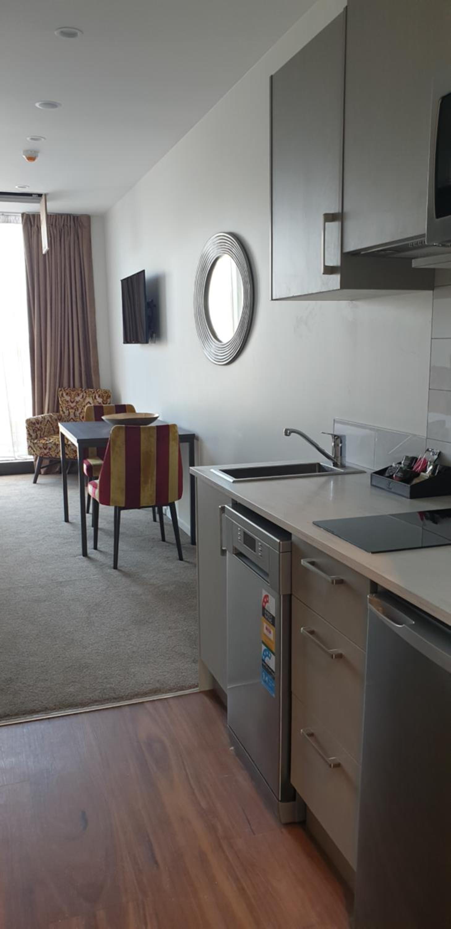 Studio Suite Apartment - Non-Smoking - Photo 5