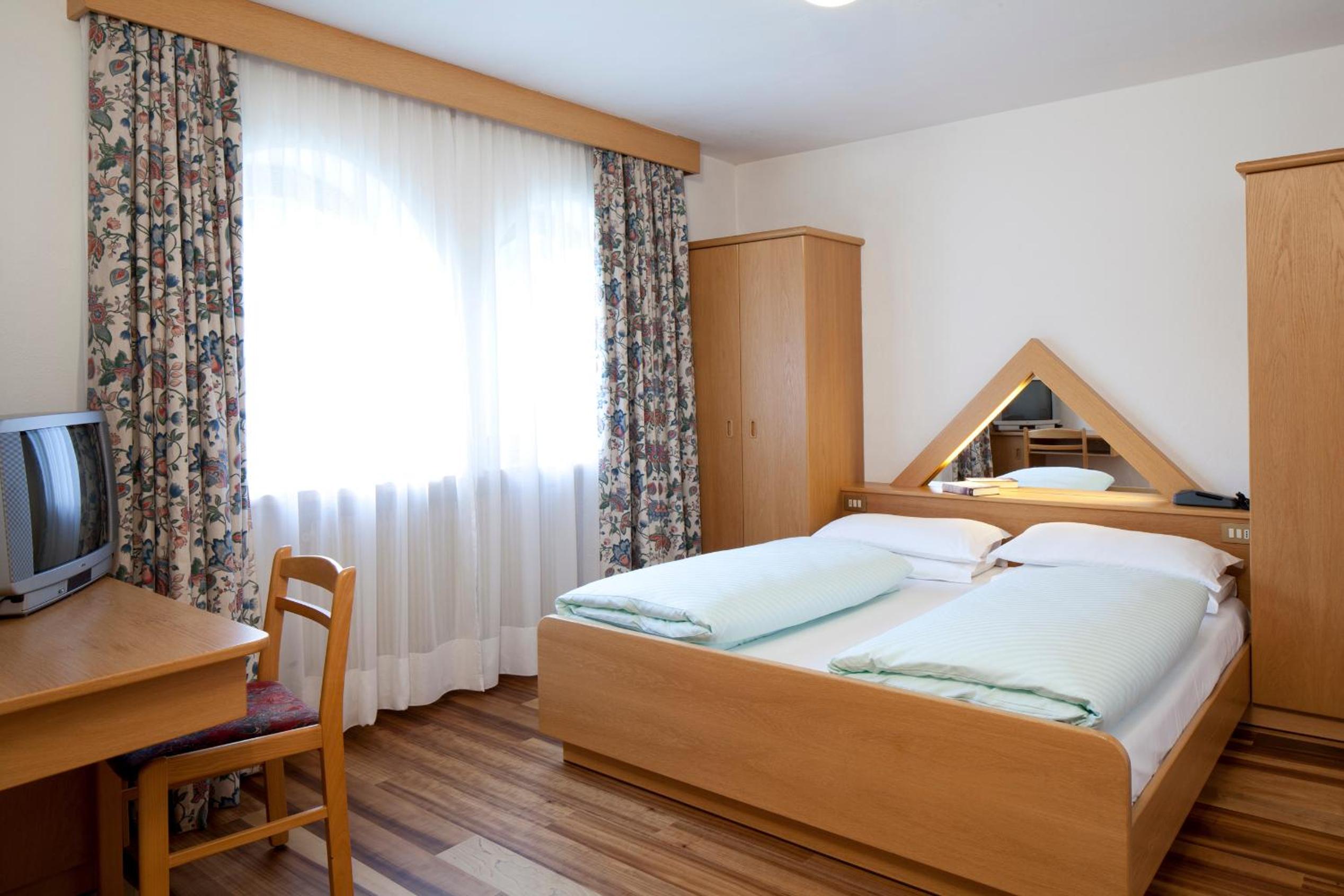 Standard Double Room - Photo 2