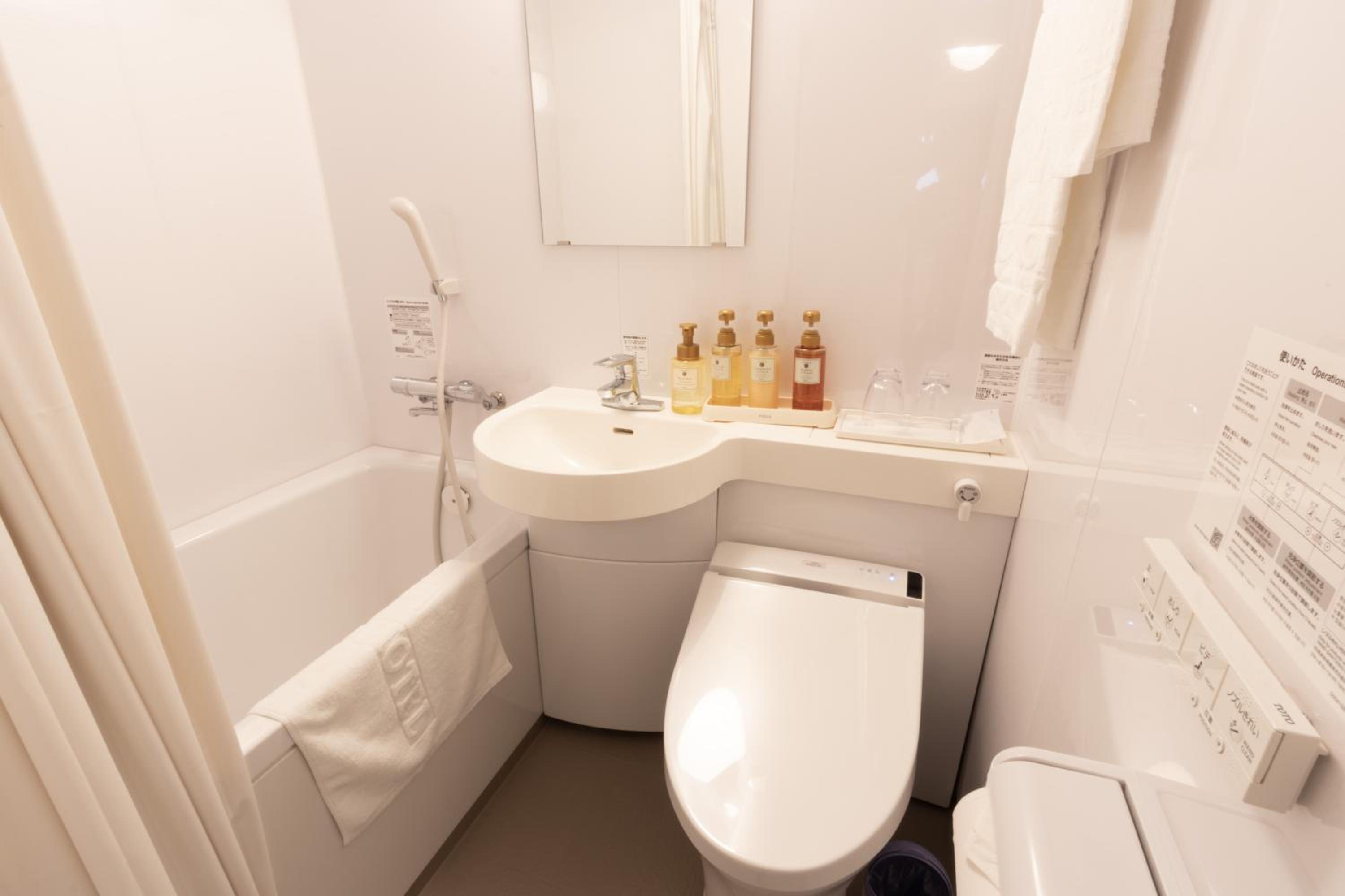 Deluxe Twin Room - Non-Smoking - Photo 9