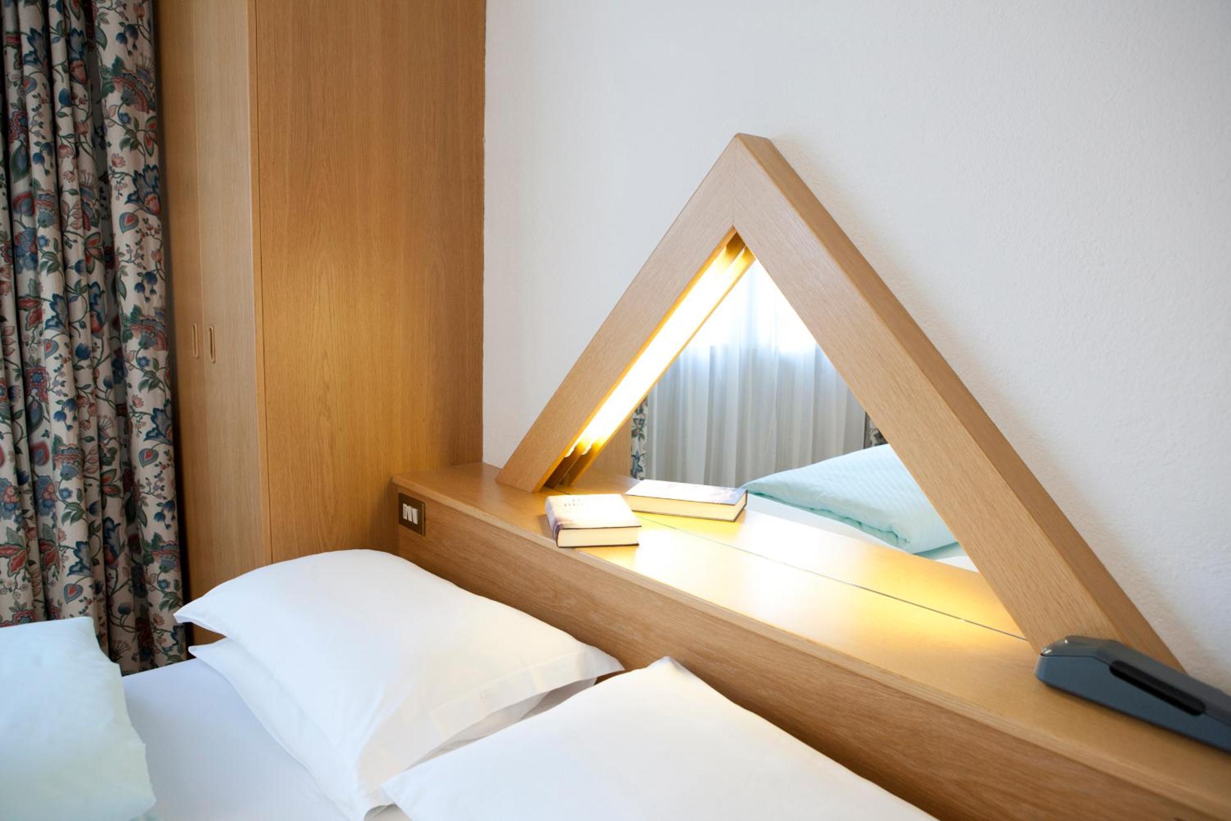 Double Room with Balcony - Photo 3