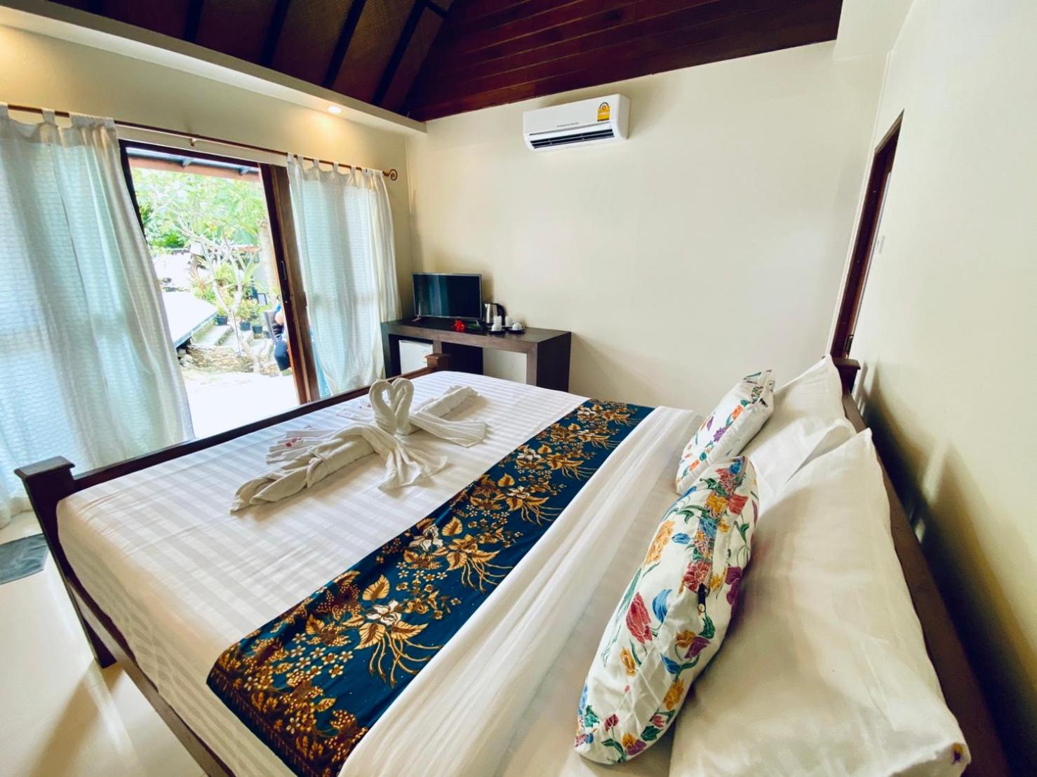 Deluxe Bungalow photo 3
