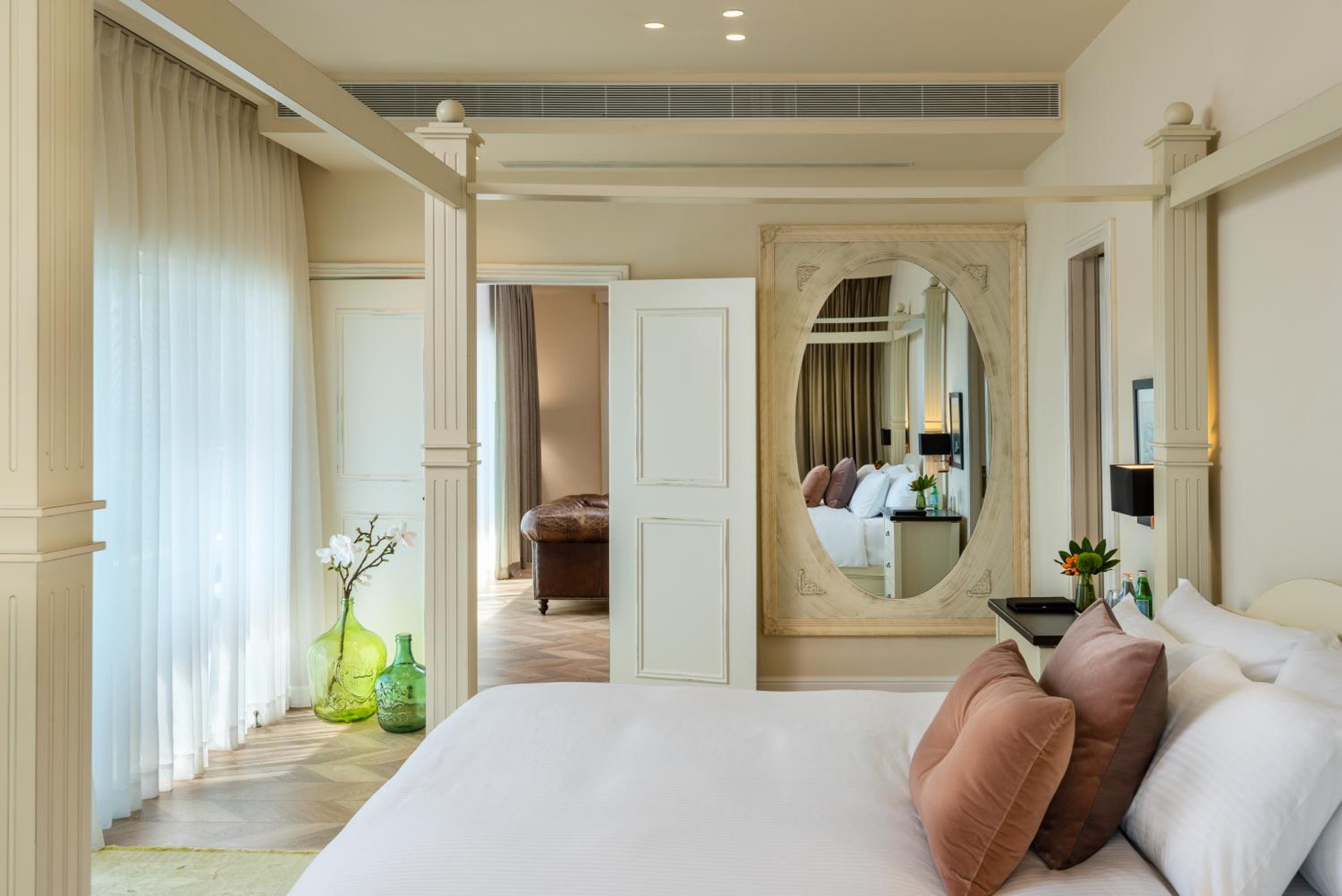 Presidential Suite thumbnail 5