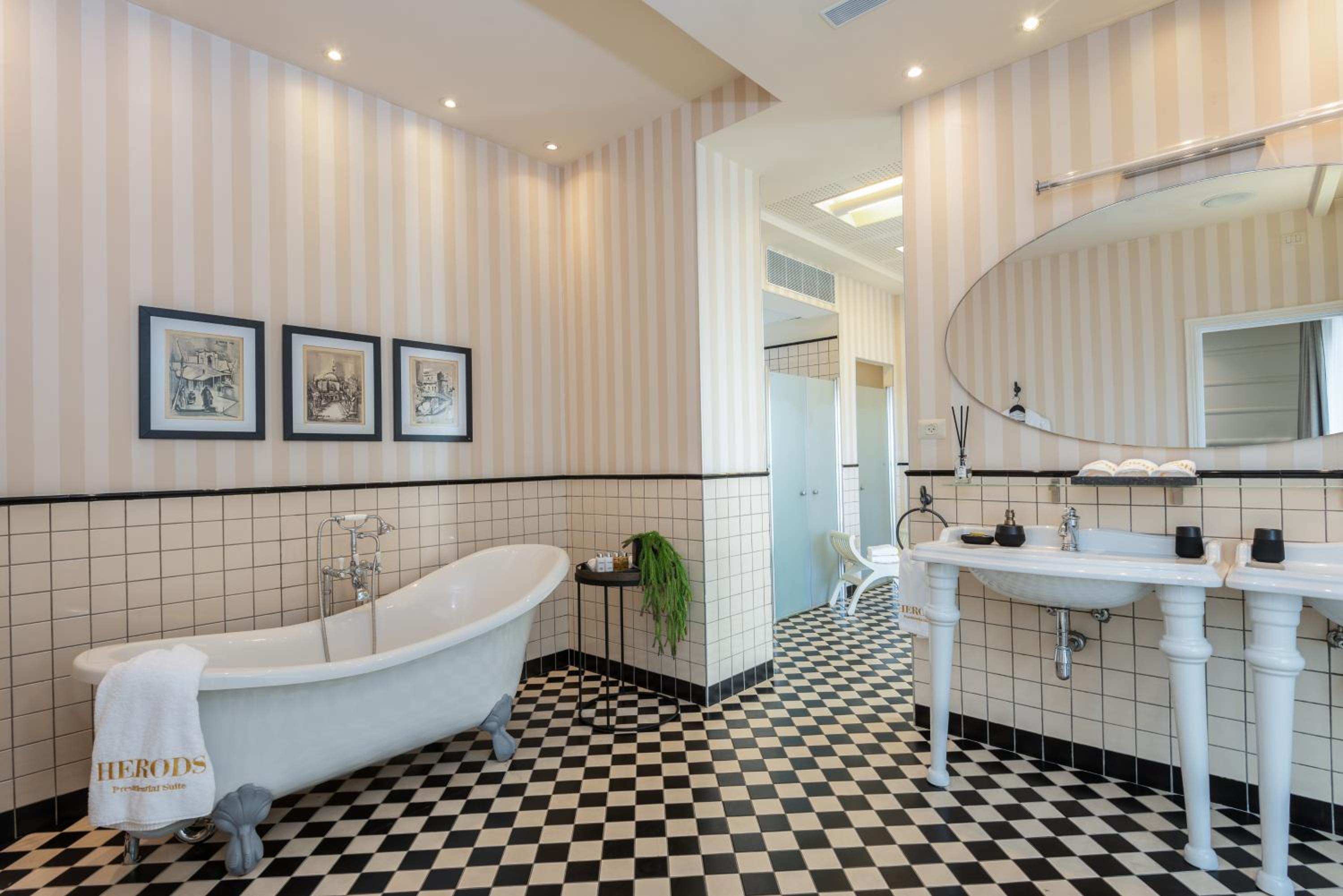 Presidential Suite