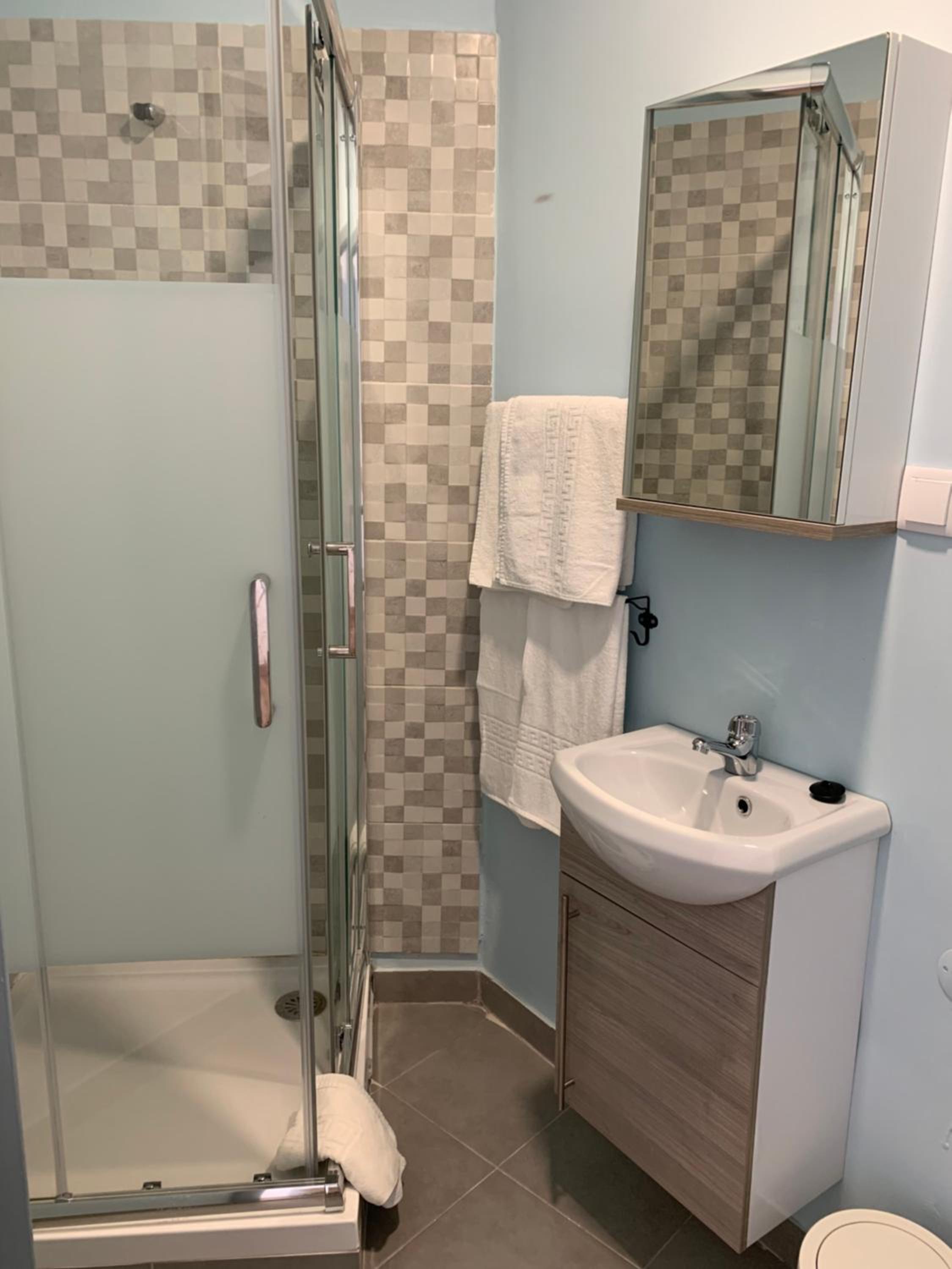 Double or Twin Room - Photo 2