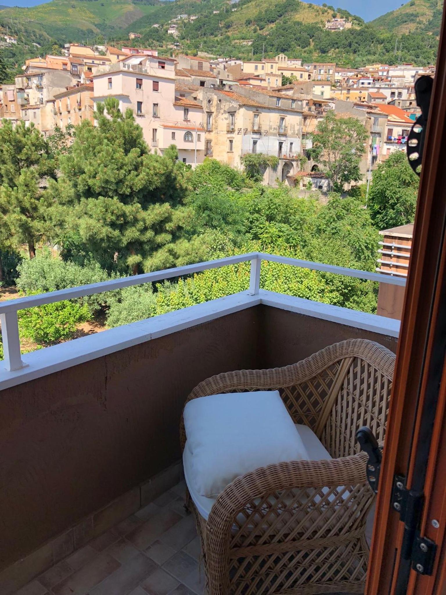 Junior Suite with Balcony - Photo 6