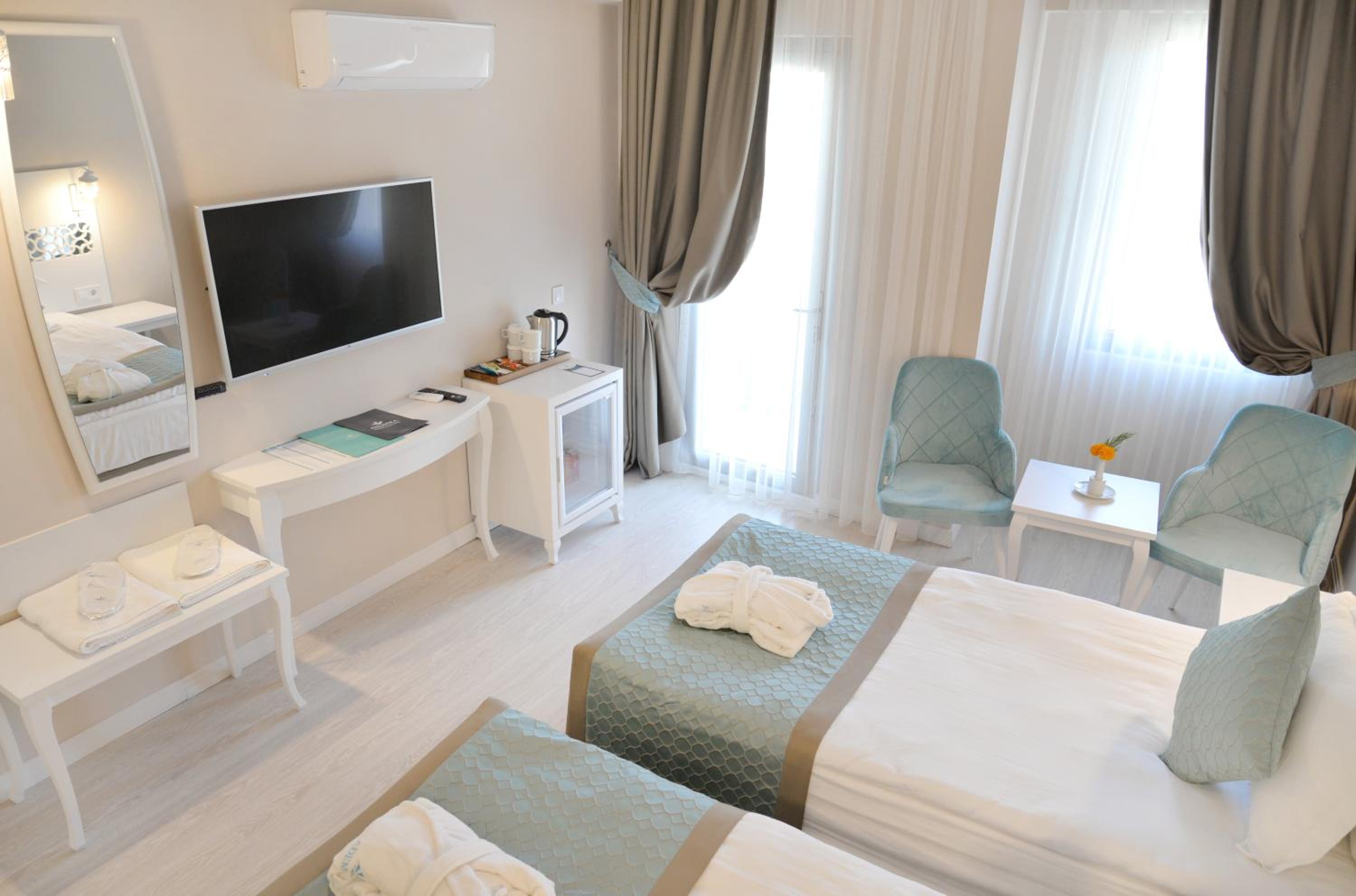 Standard Double Room - Photo 3