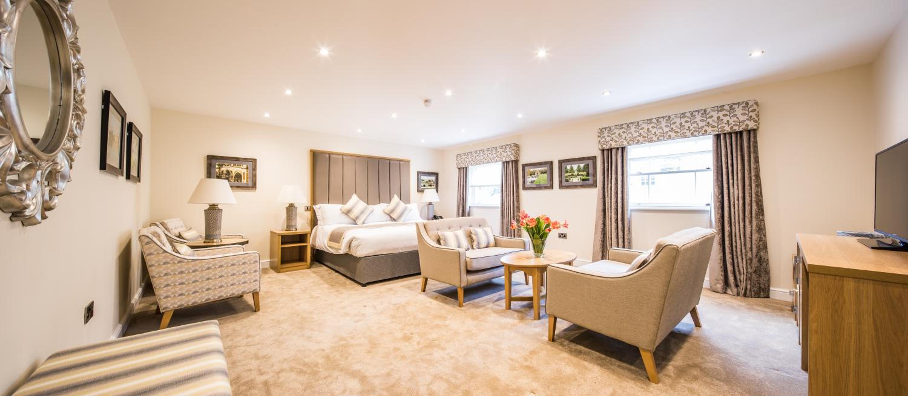 Superior King Suite photo 1