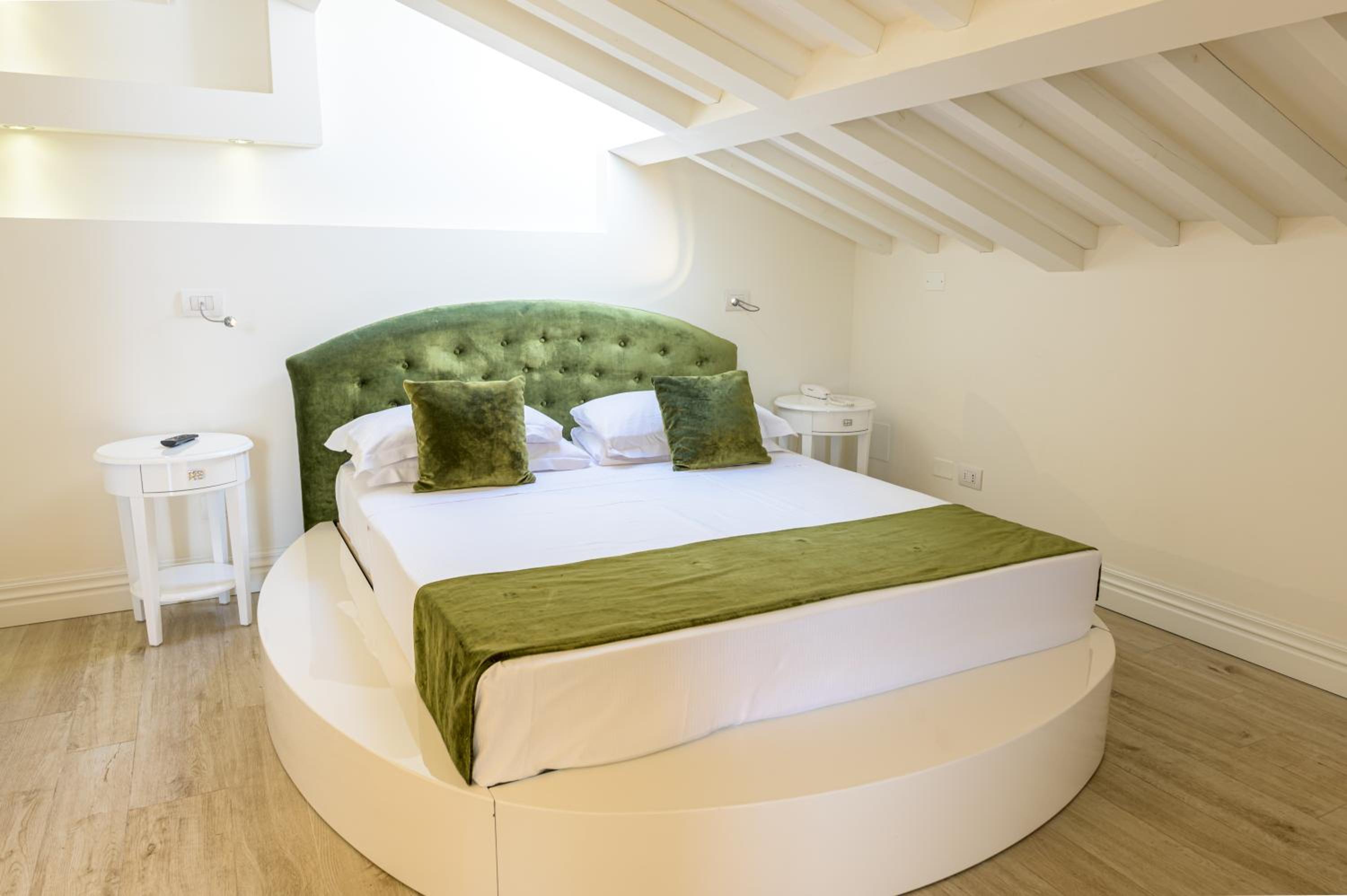 Luxury Triple Room photo 2