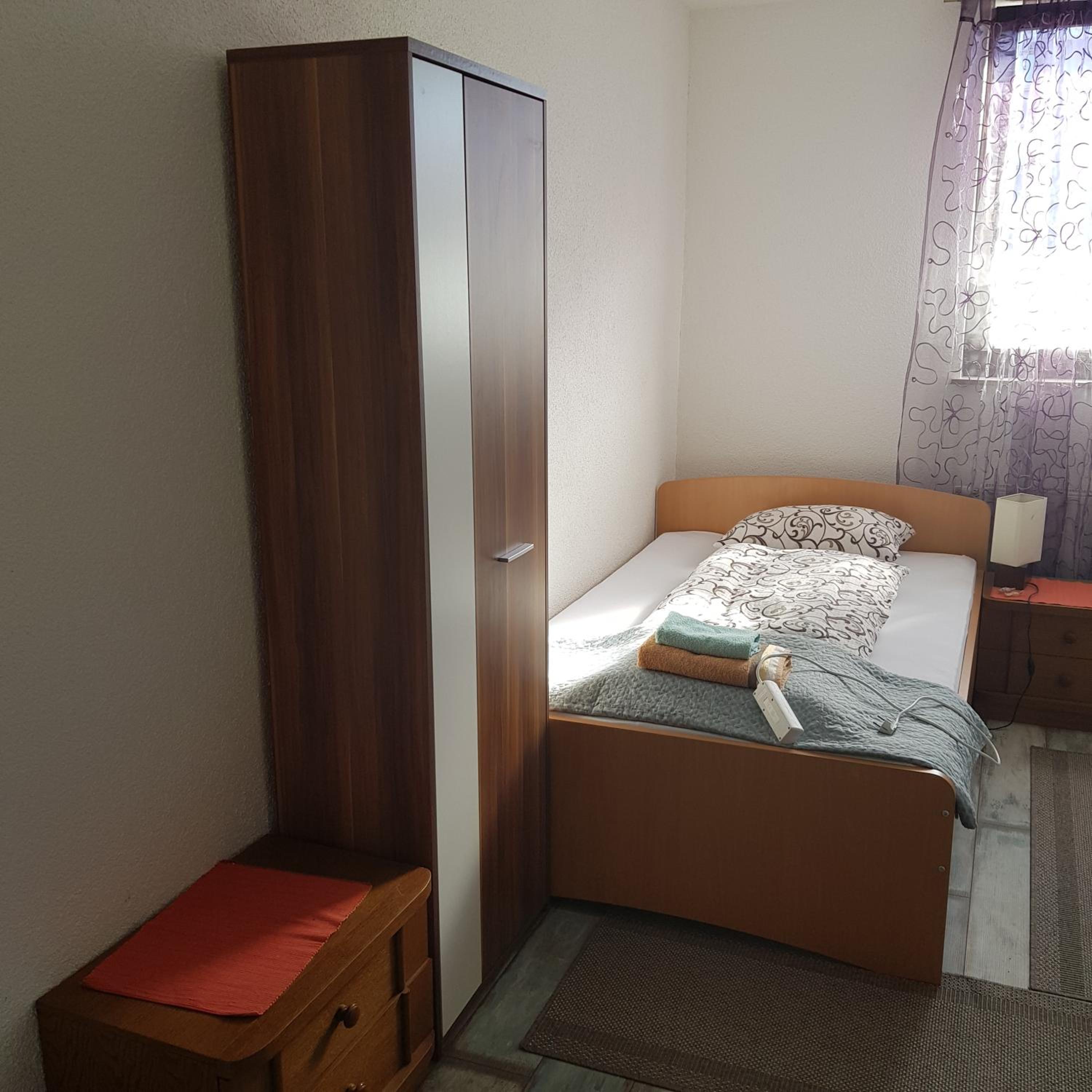 Single Room with Shared Bathroom photo 1