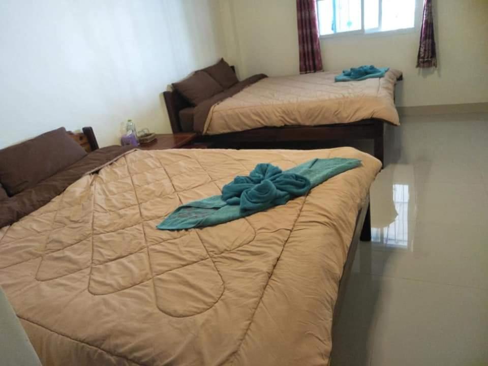 Quadruple Room with Private Bathroom - Photo 1