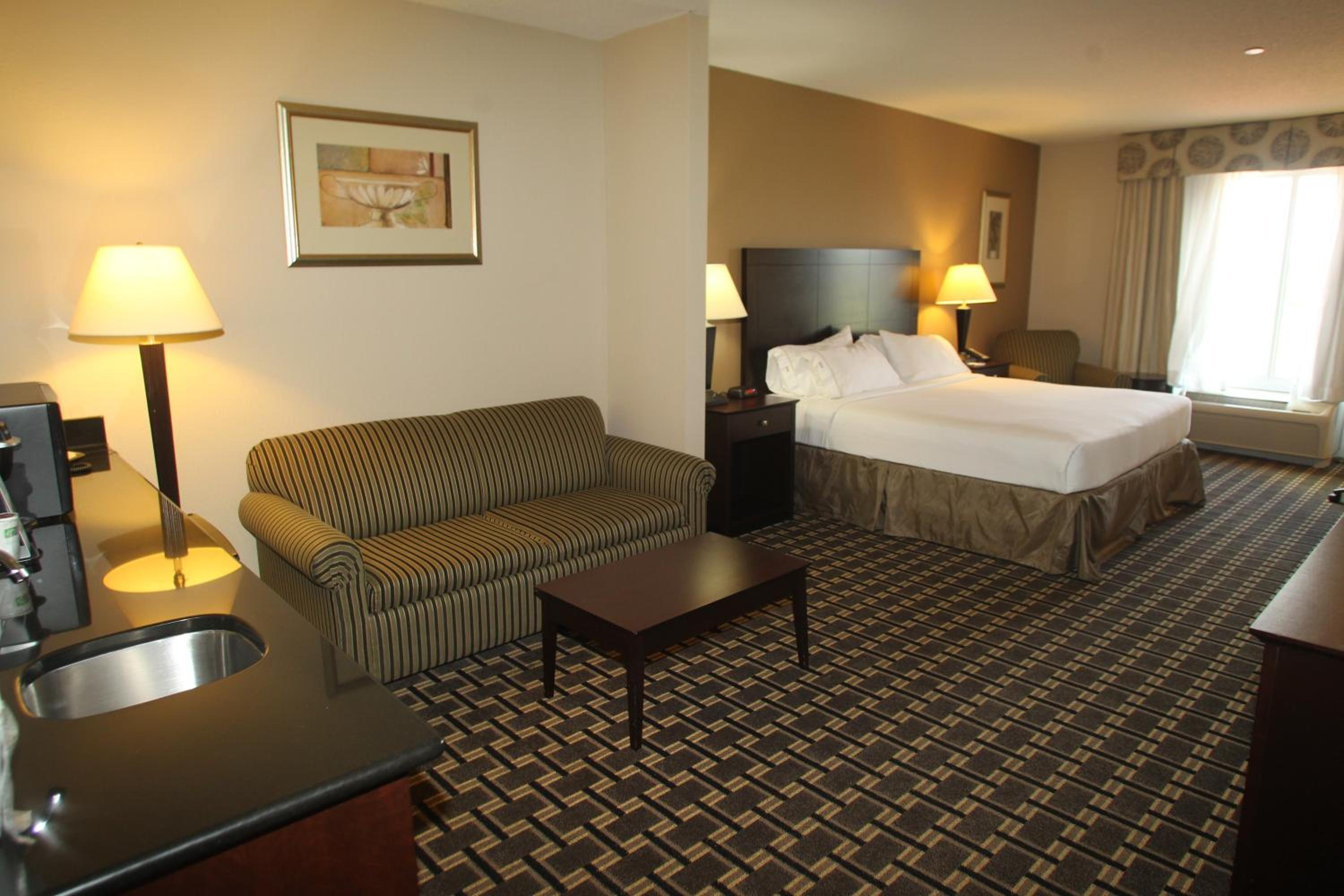 King Suite with Sofa Bed - Photo 3