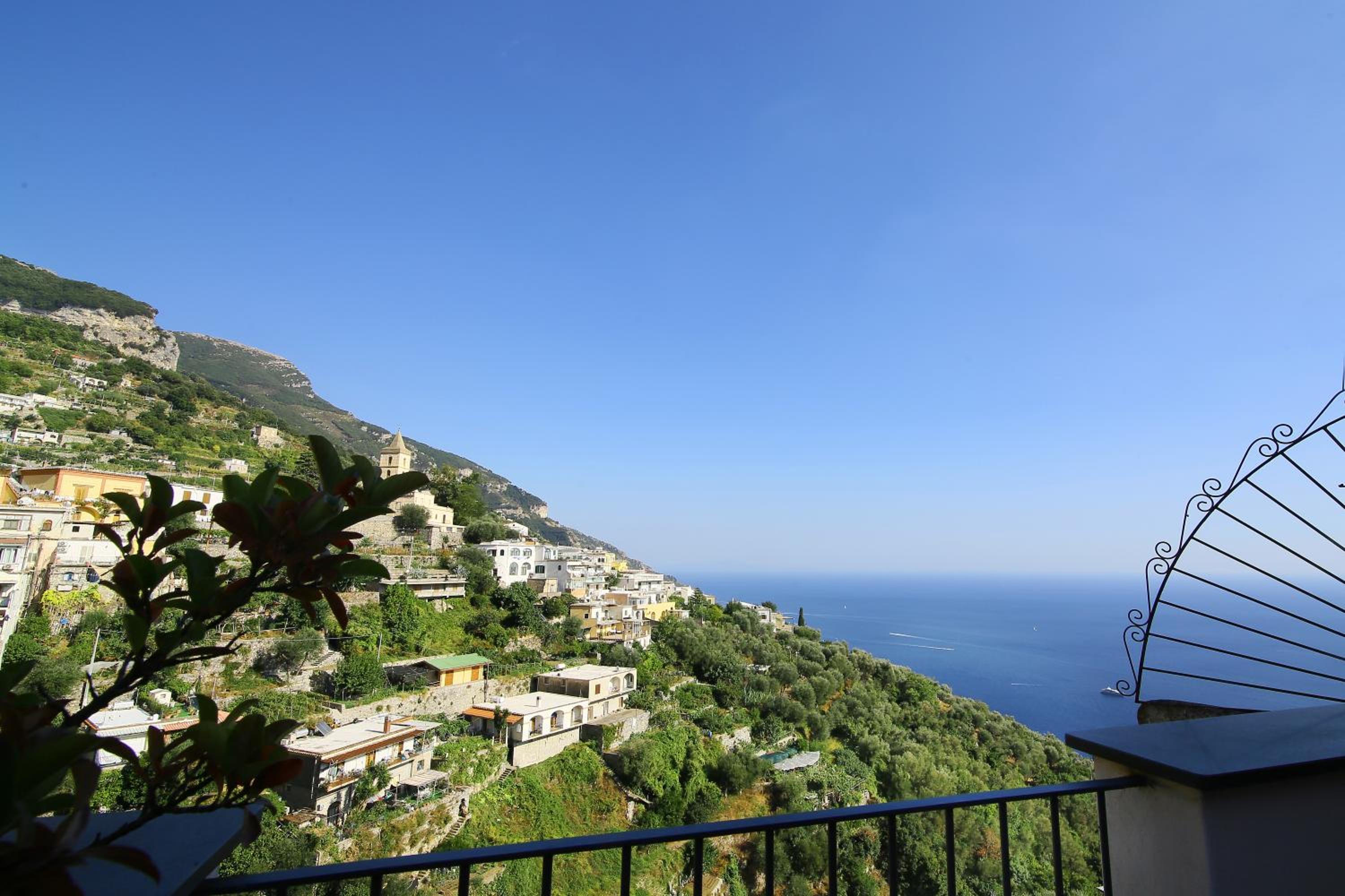 Double Room with Balcony and Sea View photo 3