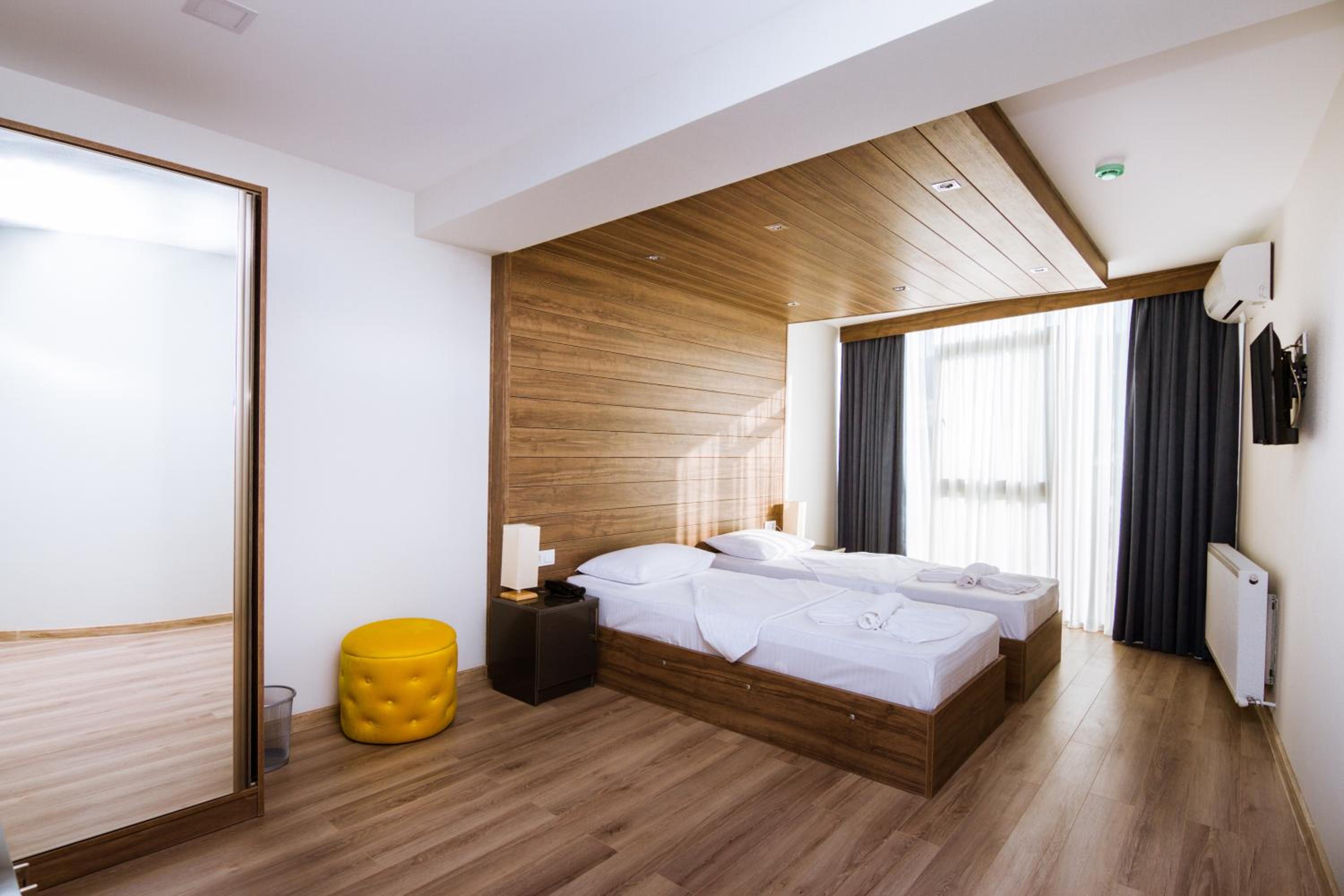 Standard Triple Room - Photo 2