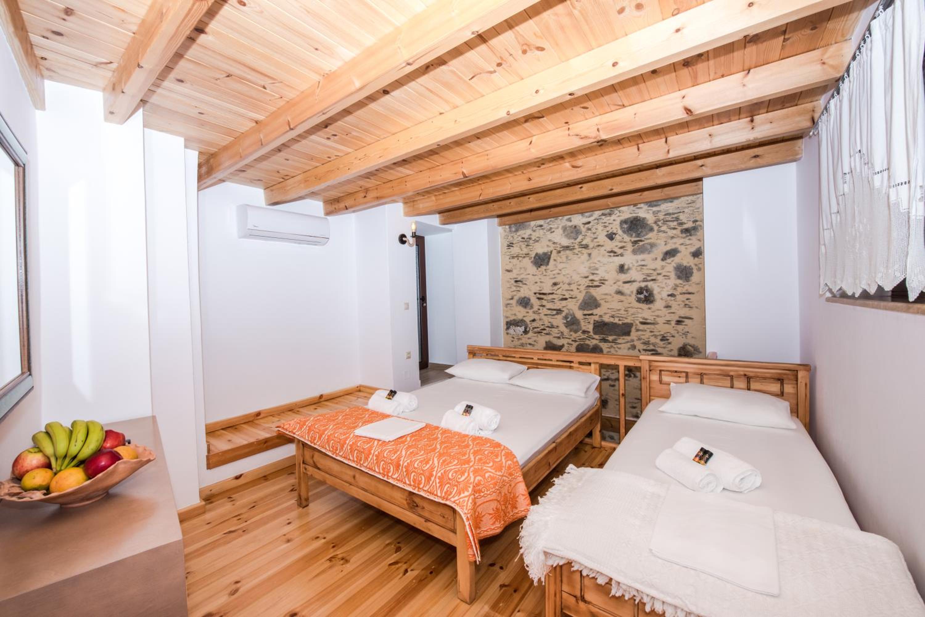Maisonette photo 1