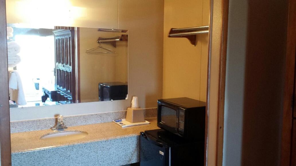 Double Room with Two Double Beds photo 3