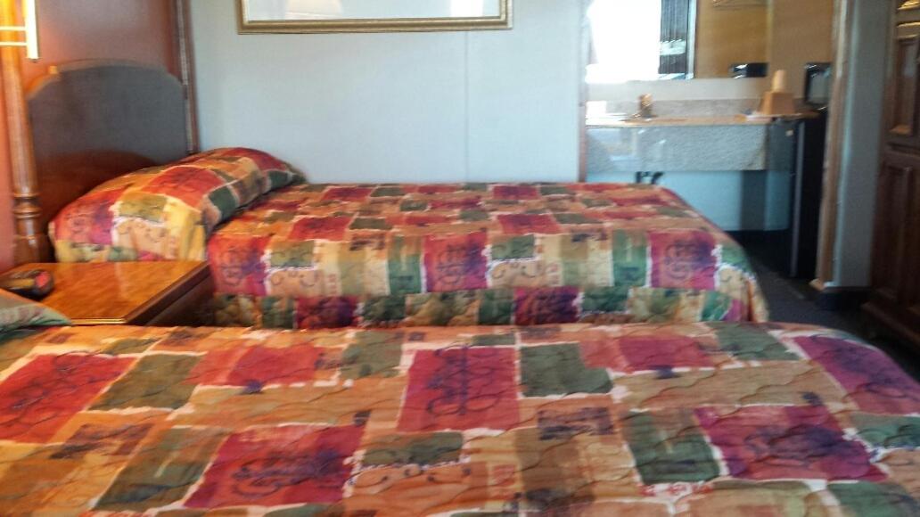 Double Room with Two Double Beds photo 2