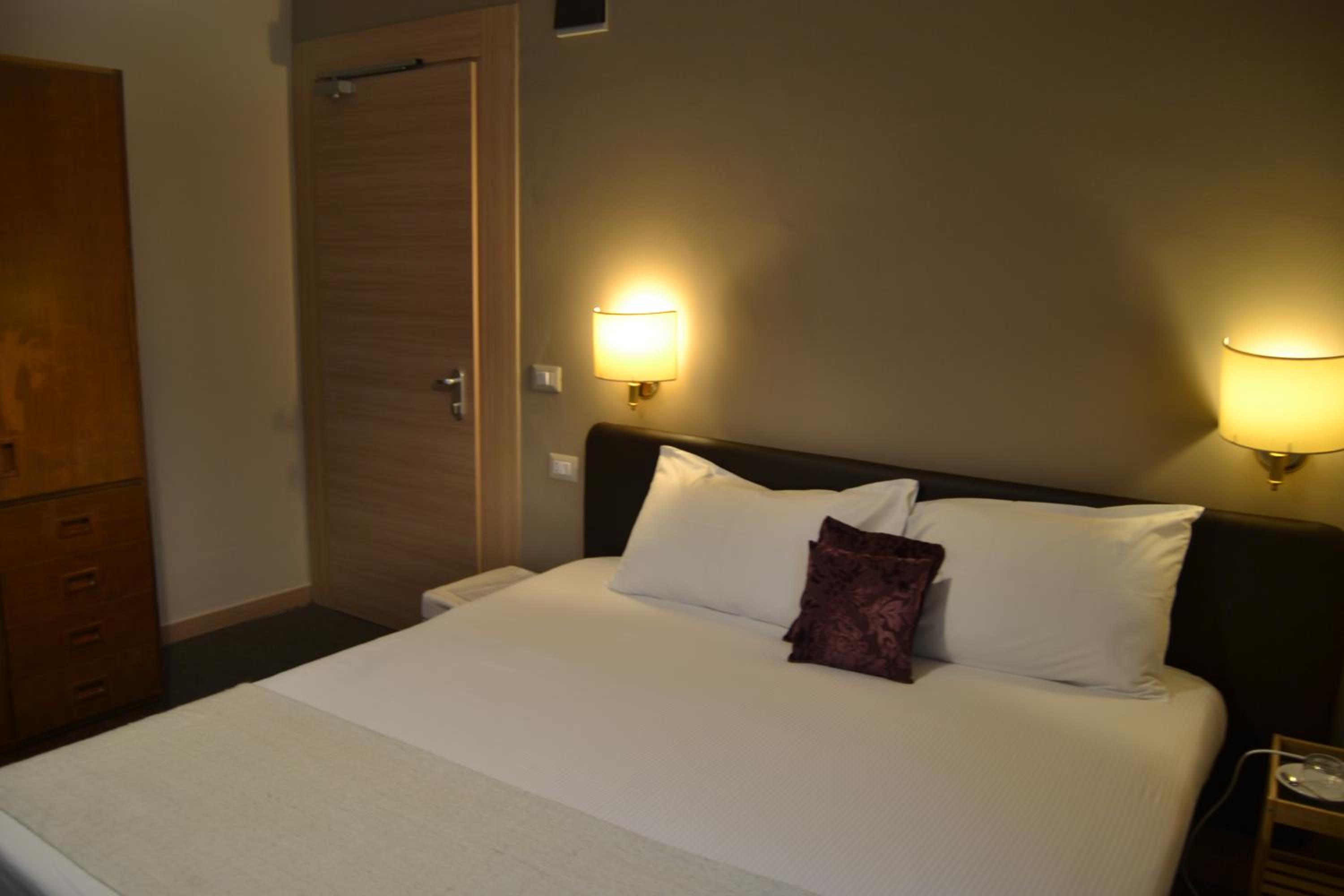 Deluxe Double or Twin Room photo 2