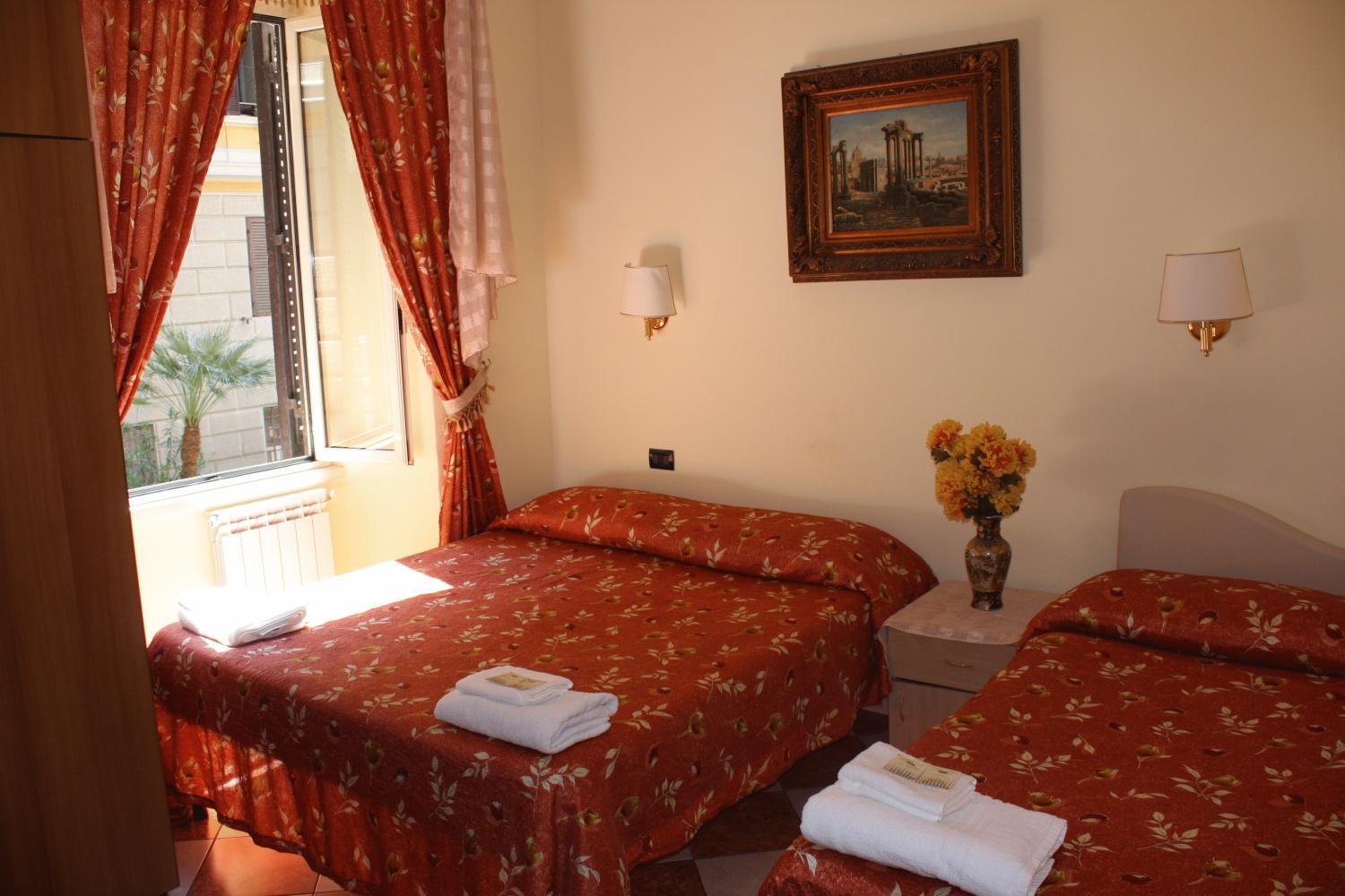 Double Room with Private Bathroom photo 3