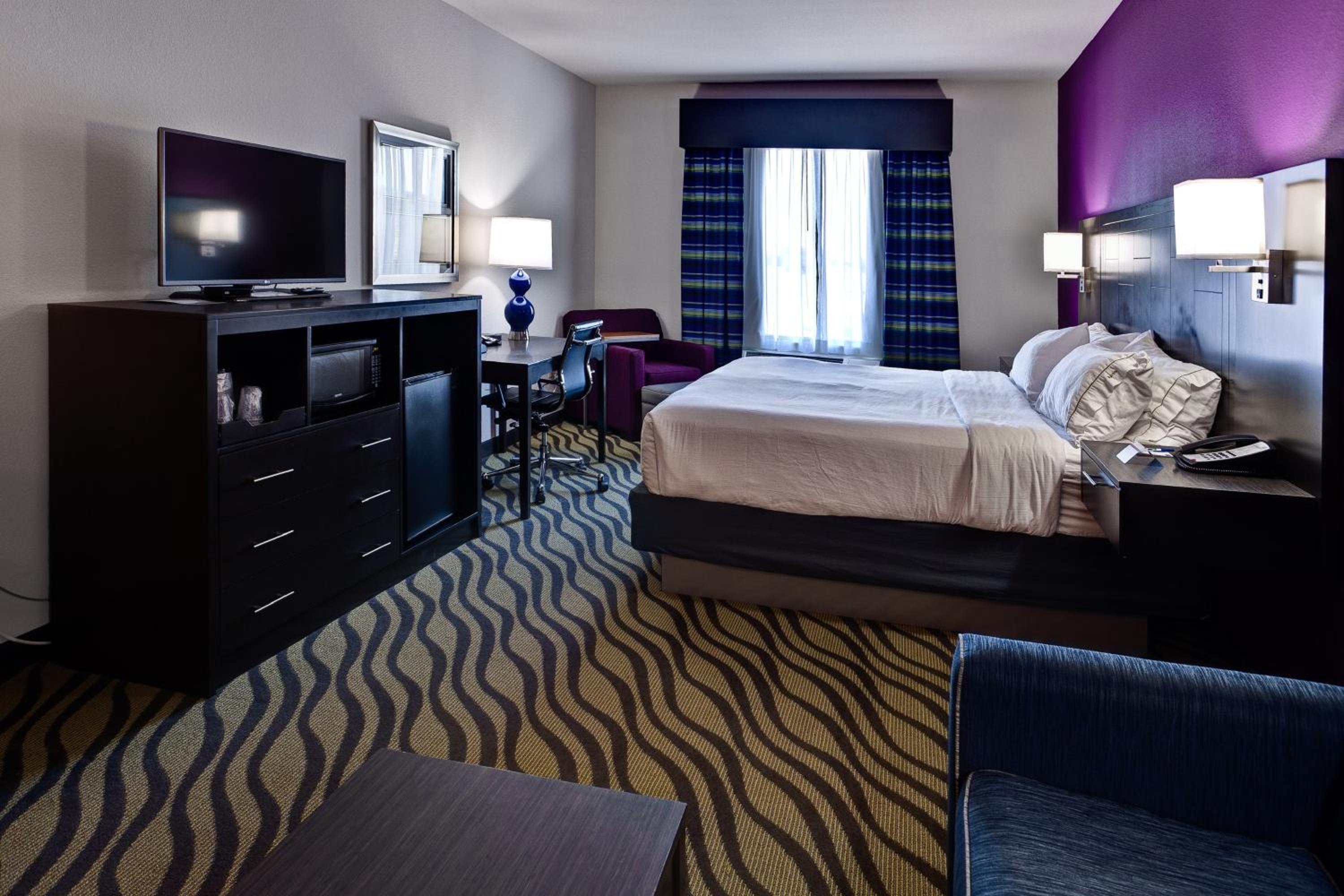 Standard King Room photo 2