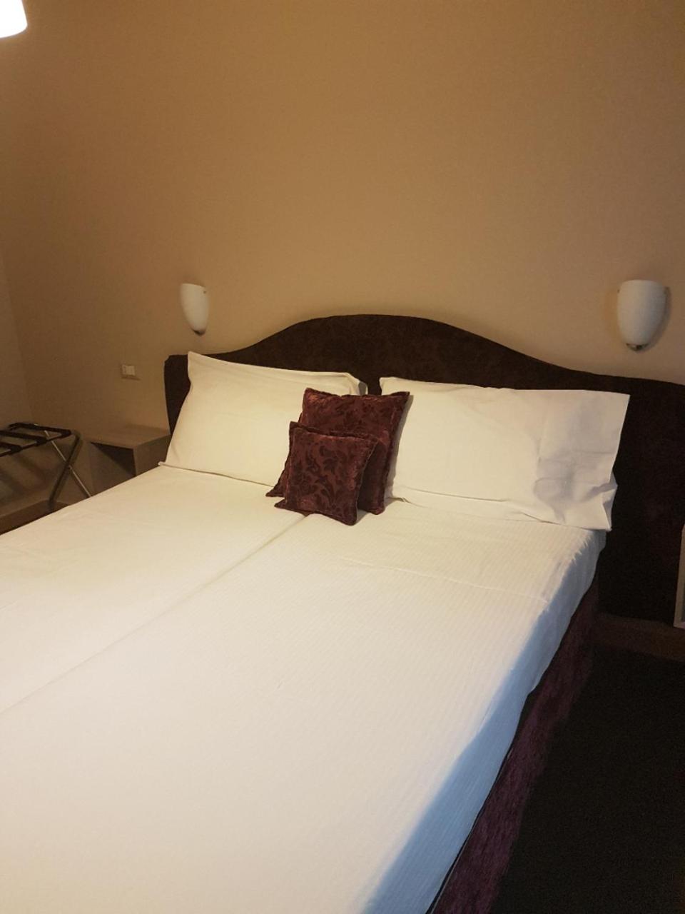 Standard Double or Twin Room with Spa Access photo 2