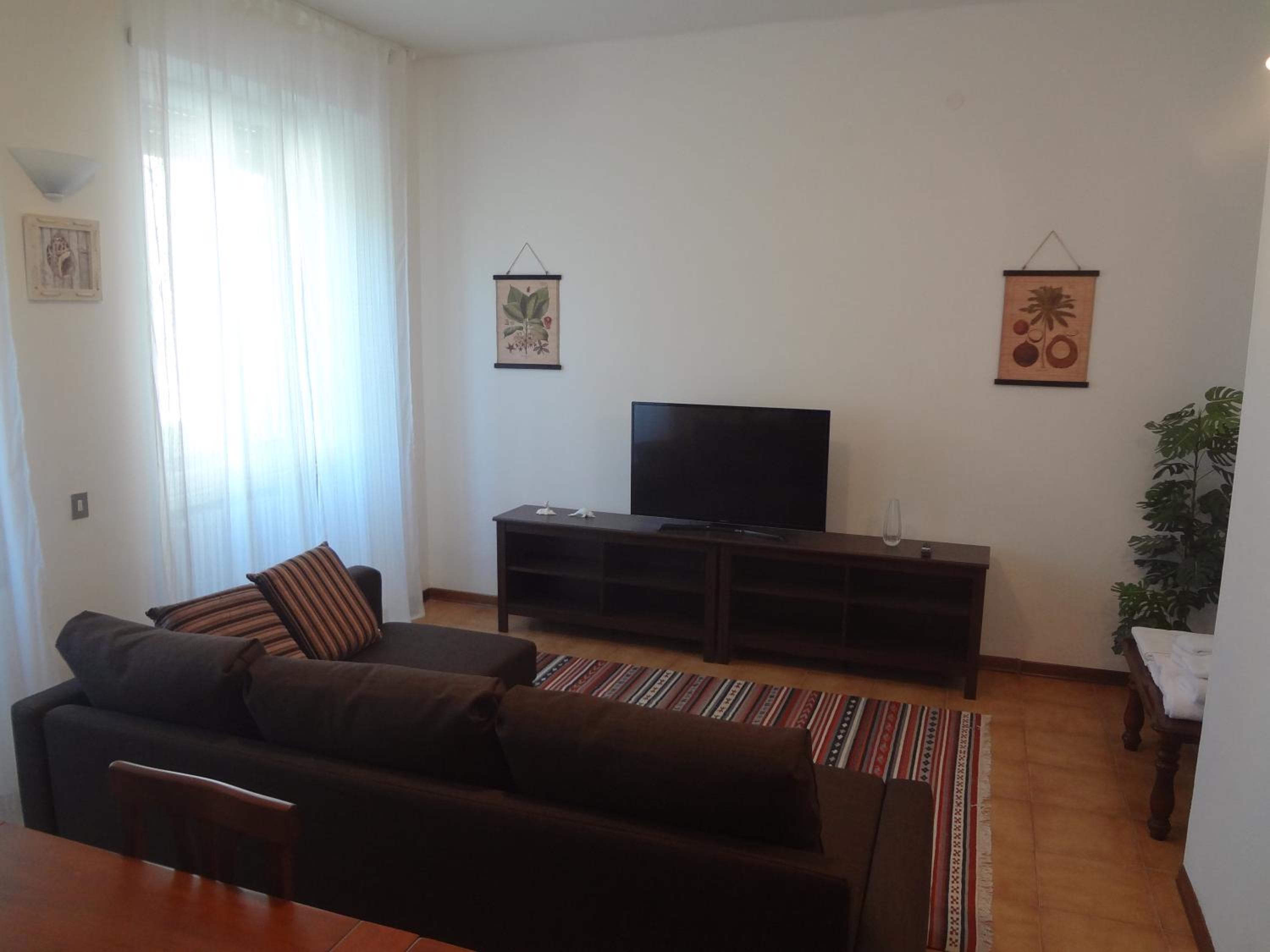 Two-Bedroom Apartment - Photo 11