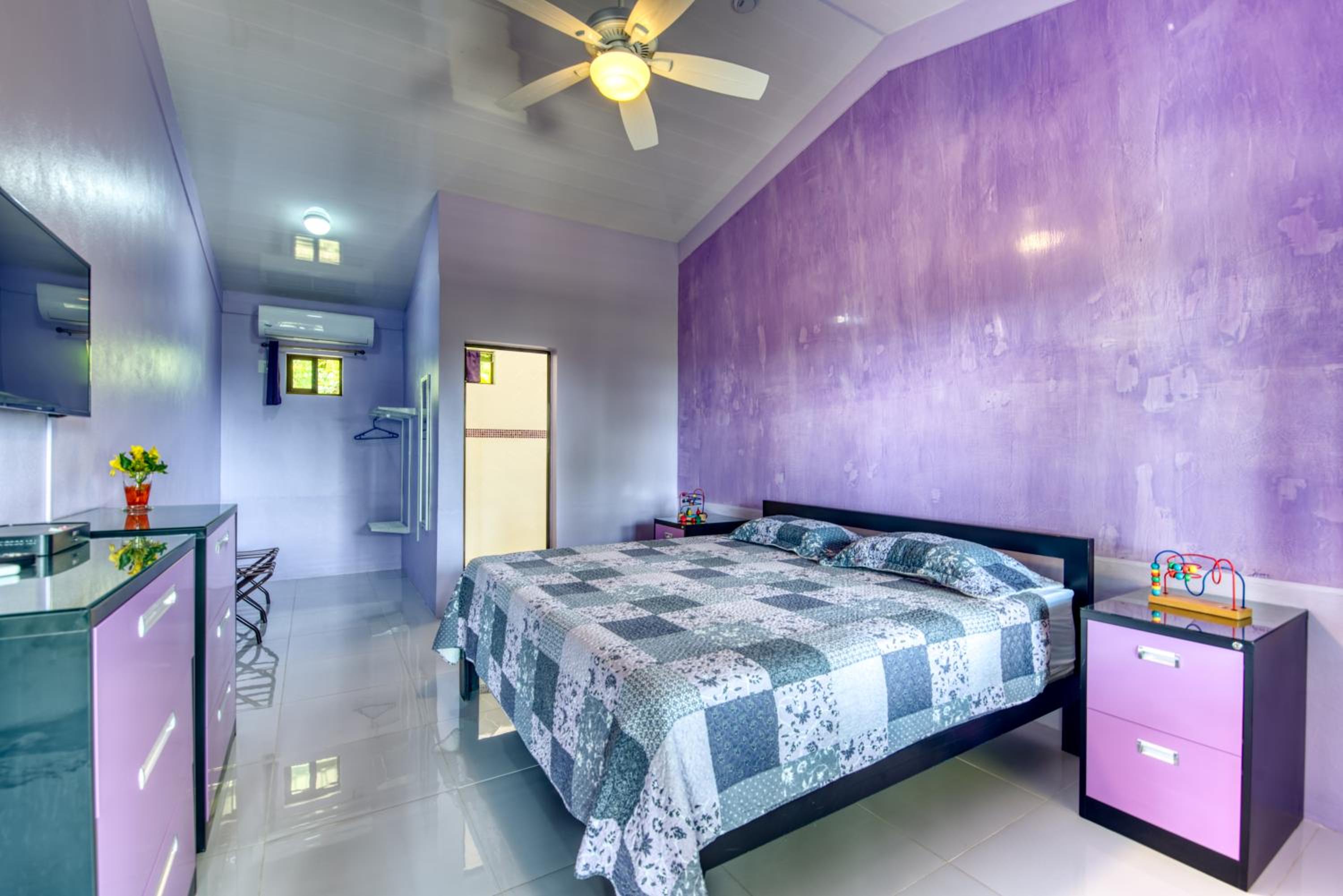 Deluxe King Room photo 1