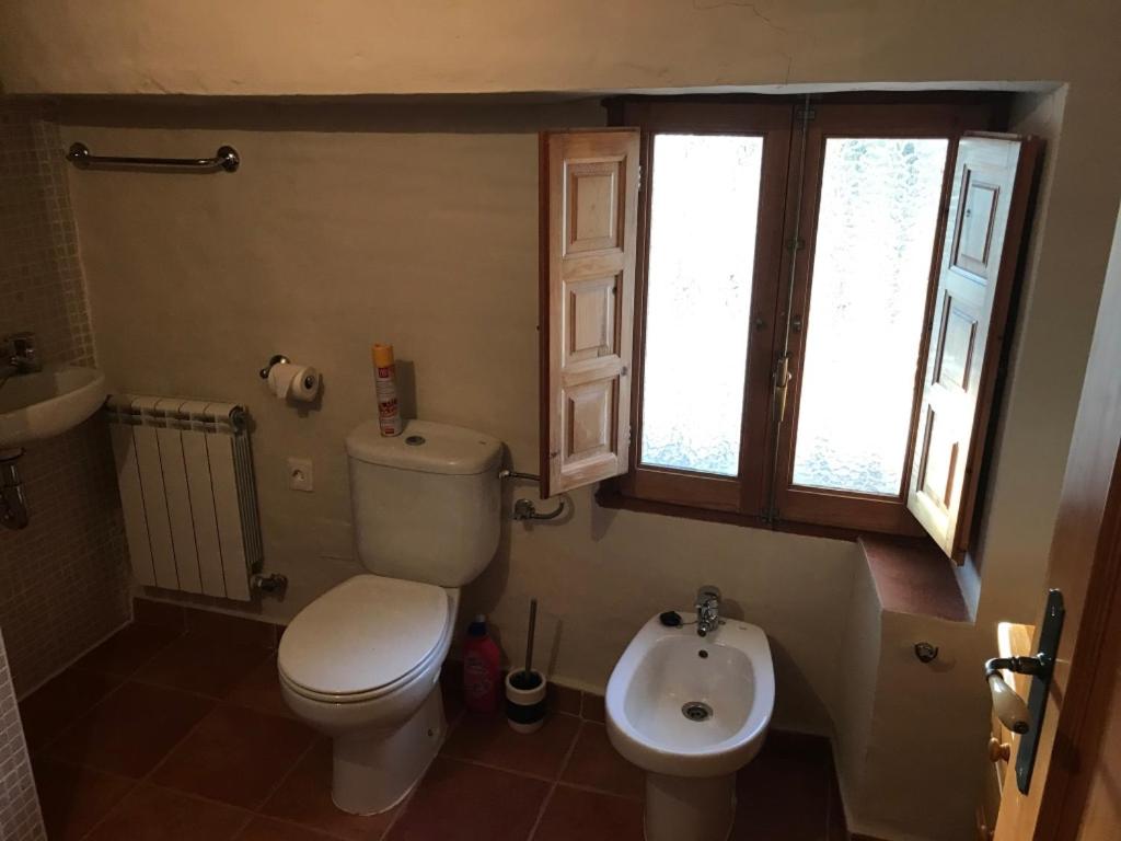 Budget Double Room - Photo 2
