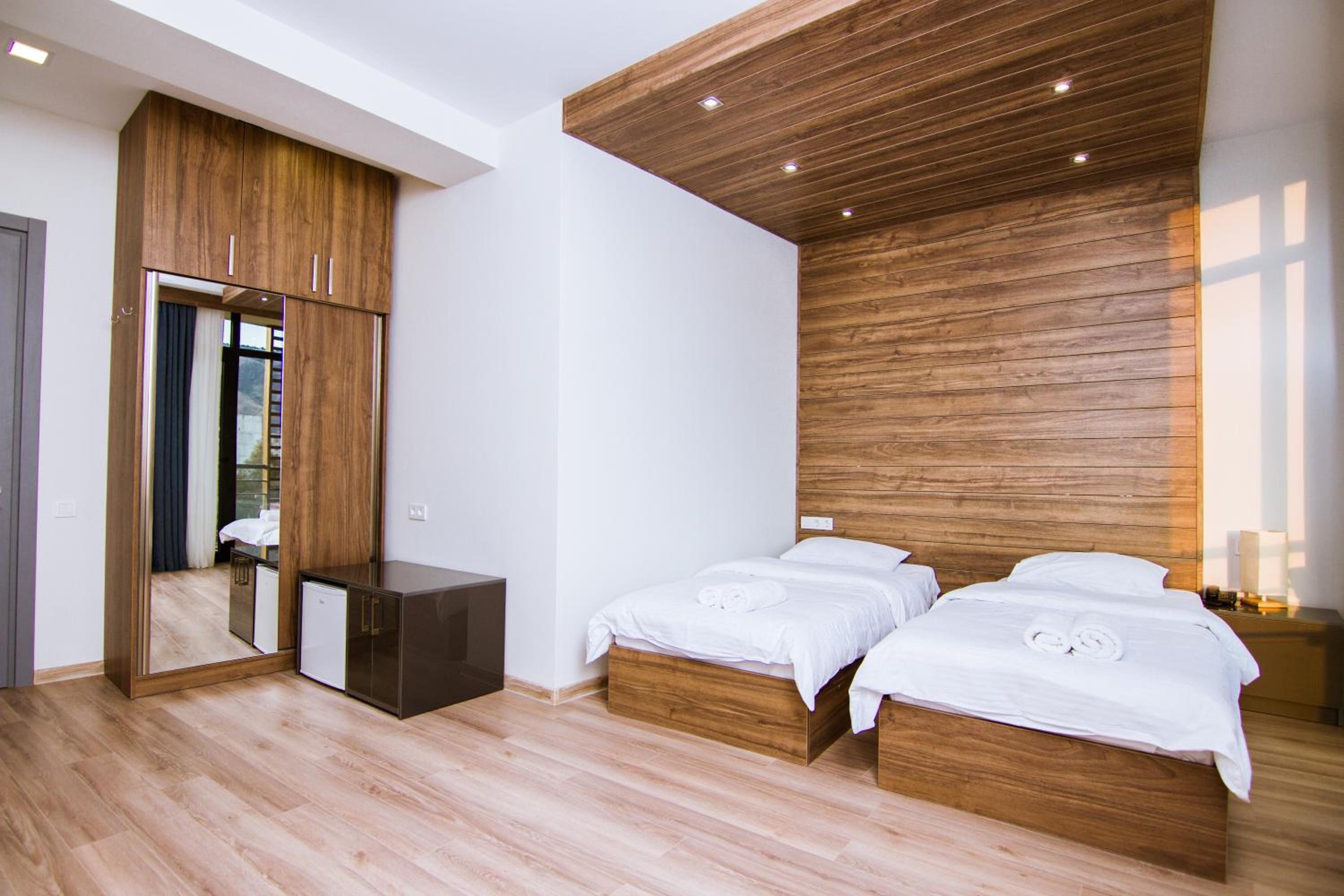 Double or Twin Room with Balcony - Photo 3