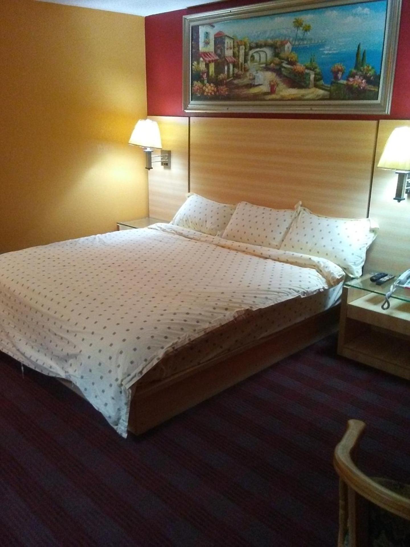 Deluxe King Room