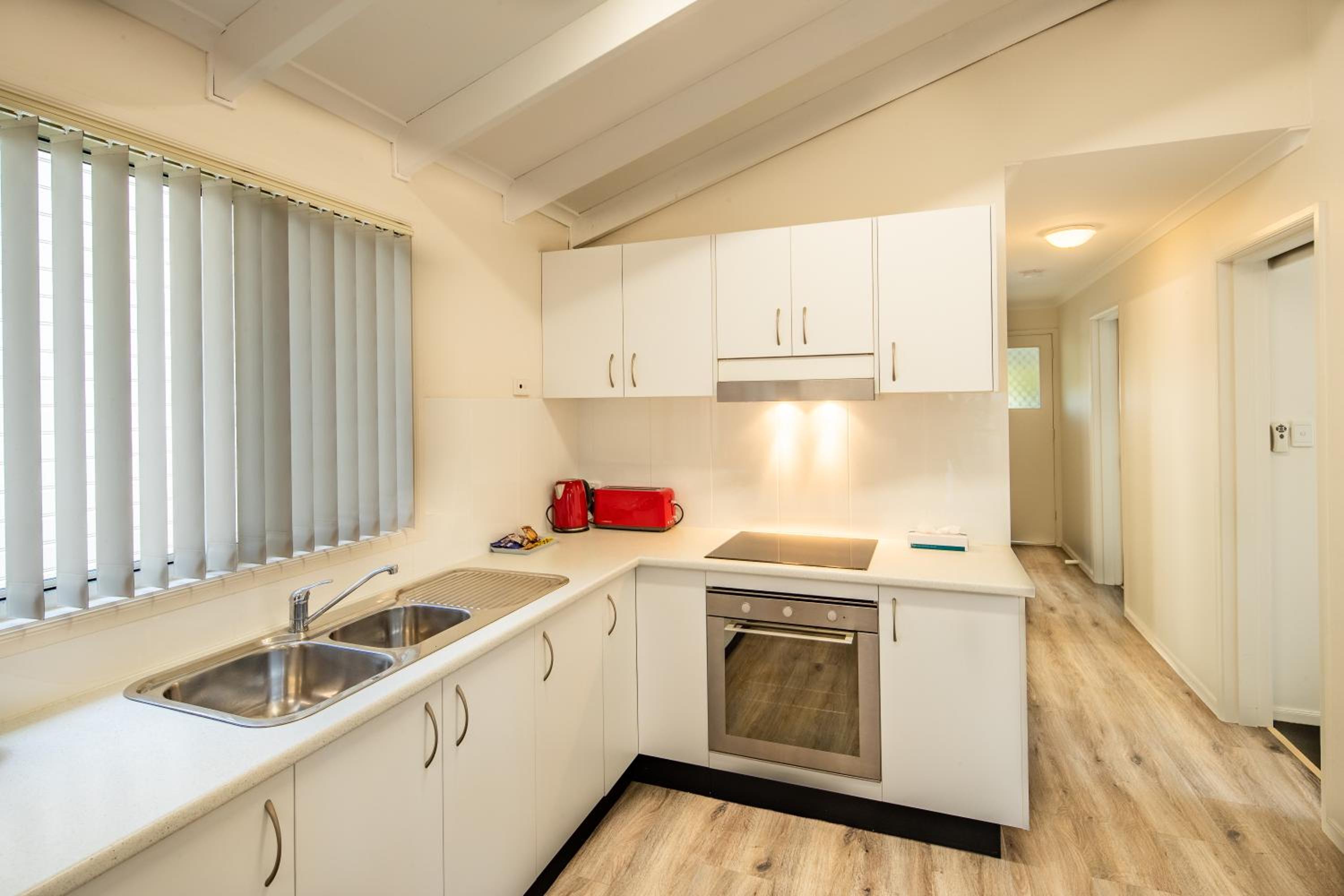 Deluxe Cabin (2BR) - No pets allowed - Photo 7